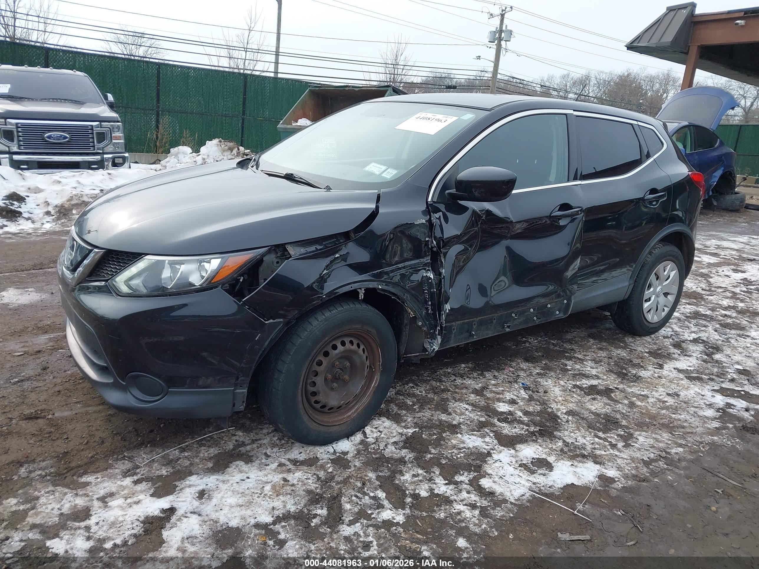 NISSAN ROGUE image 2