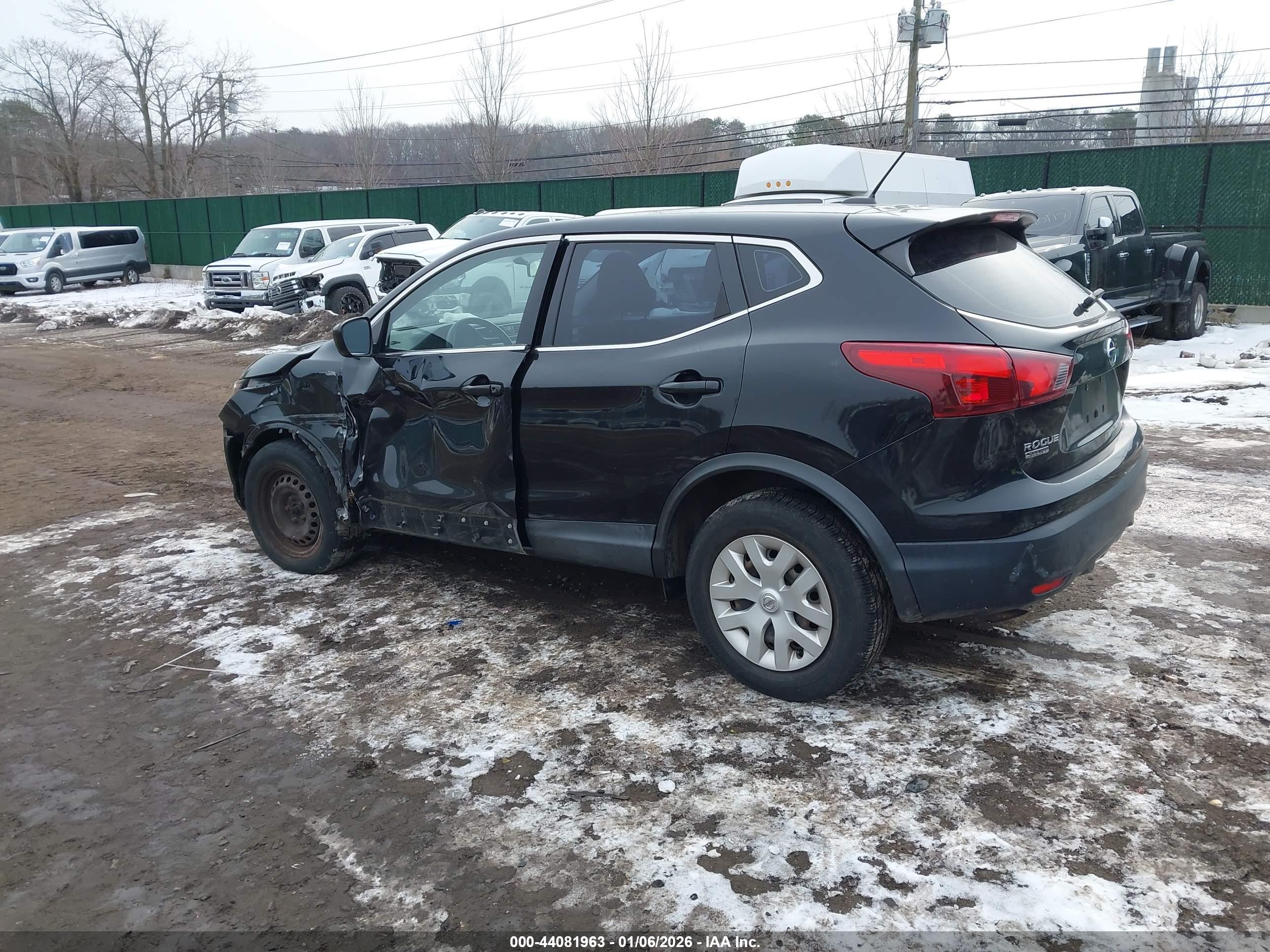NISSAN ROGUE image 3