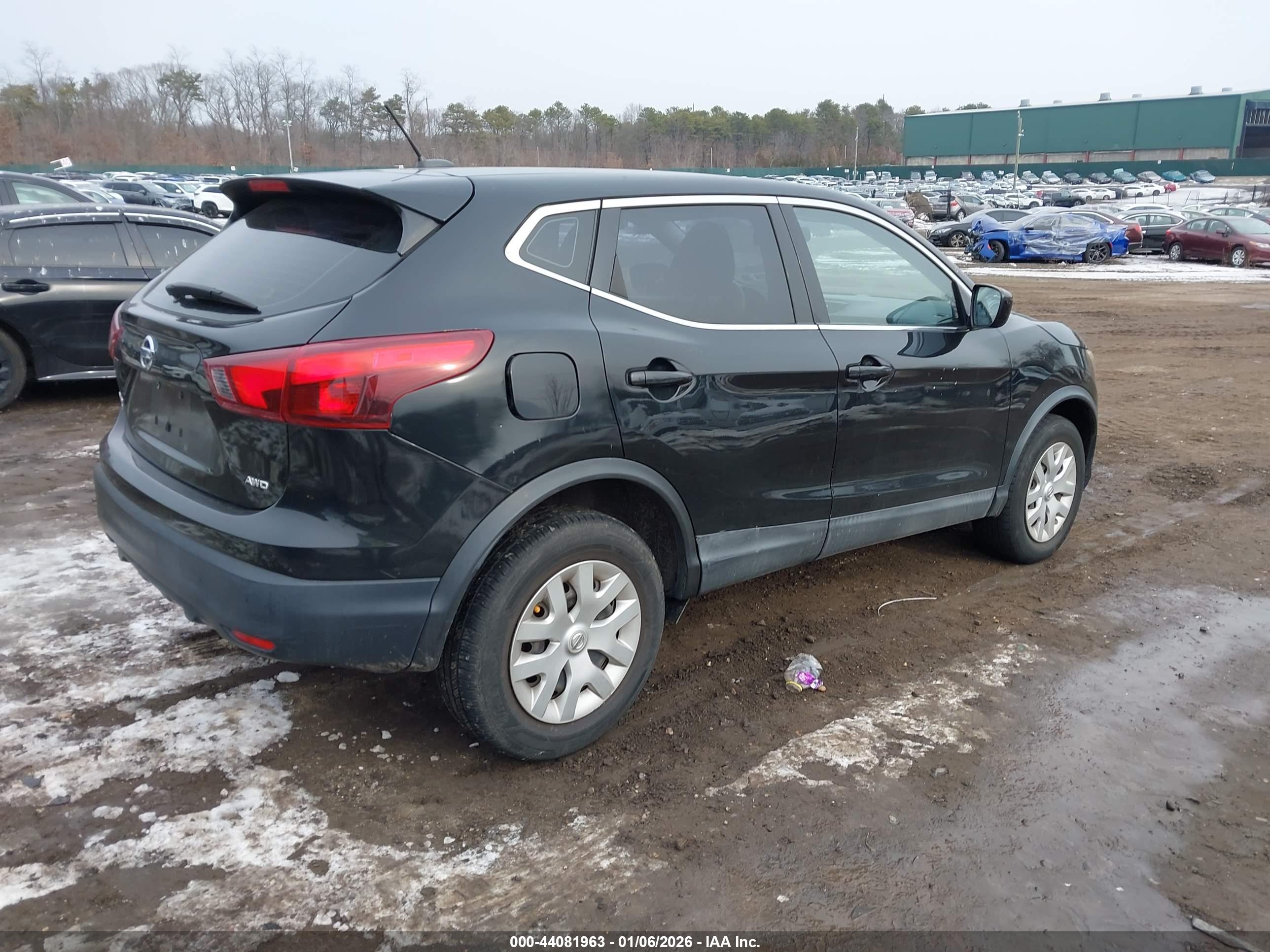 NISSAN ROGUE image 4