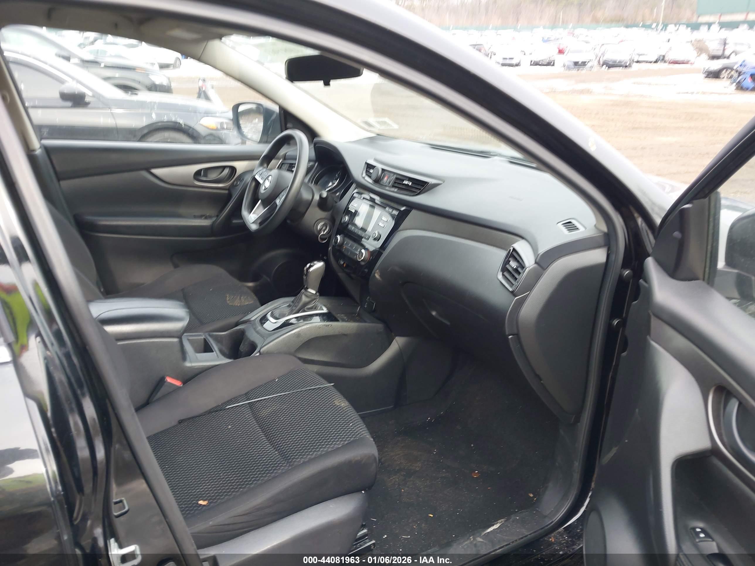 NISSAN ROGUE image 5