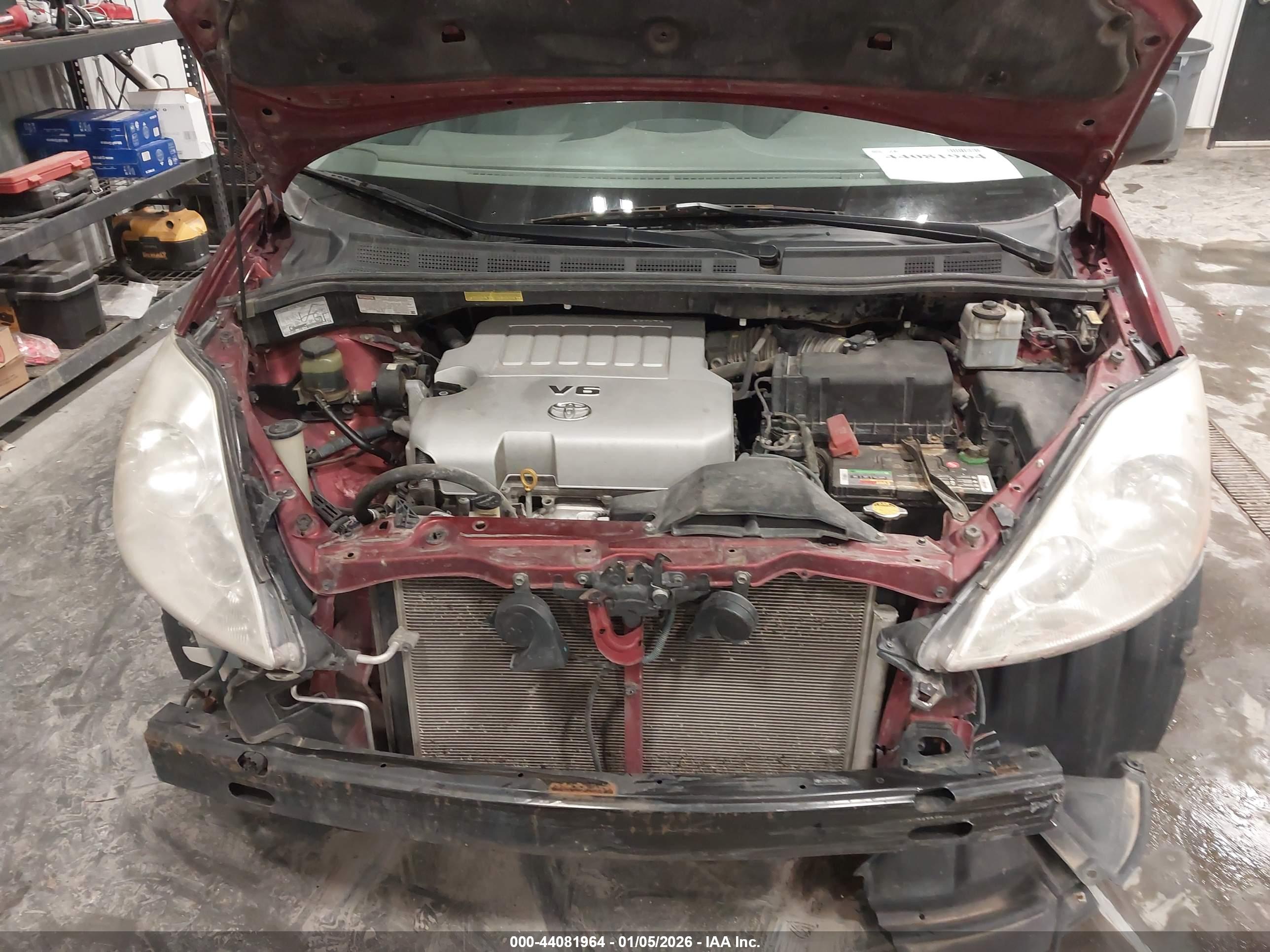 TOYOTA SIENNA image 10