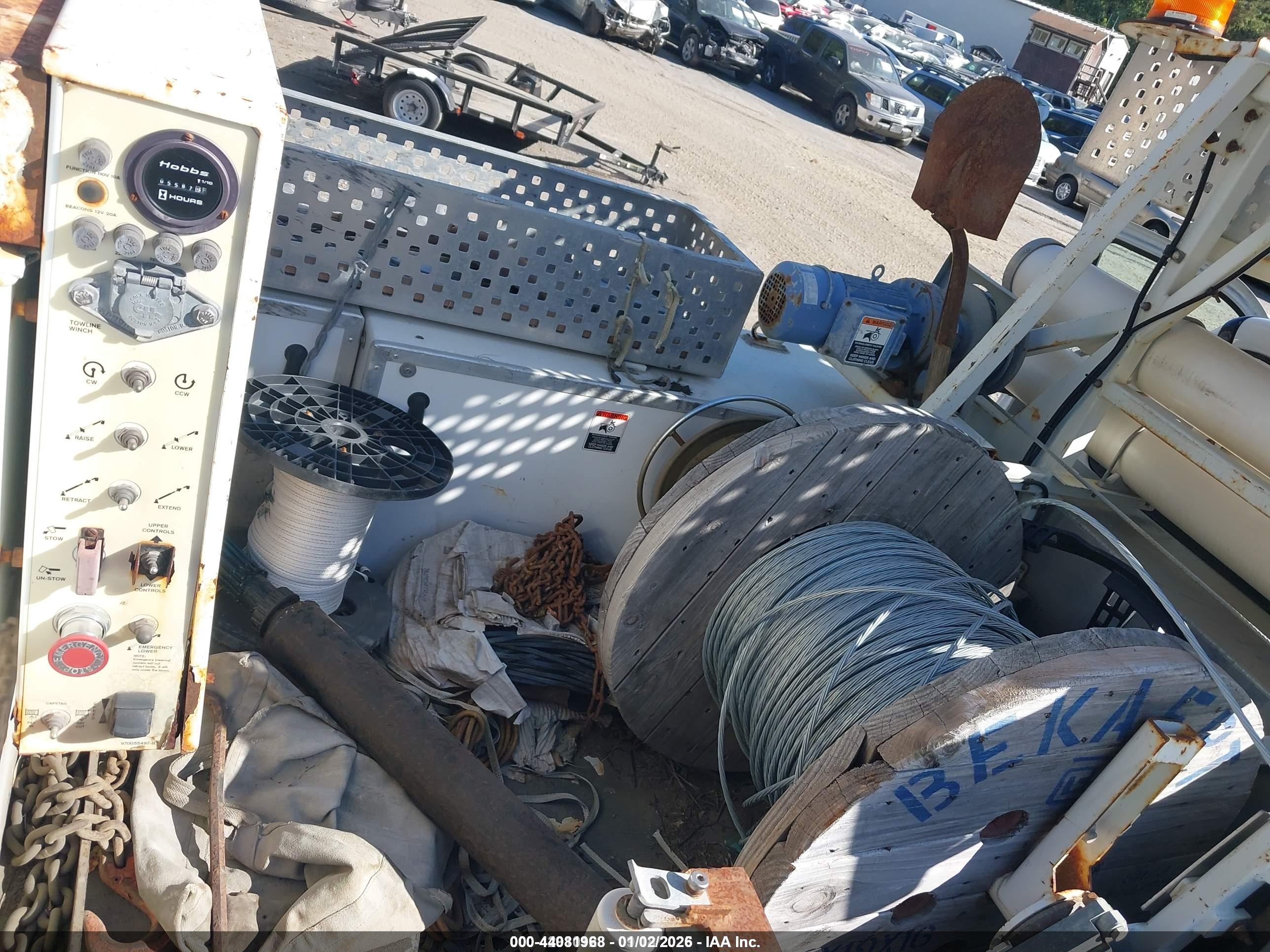 FORD F-750 image 7