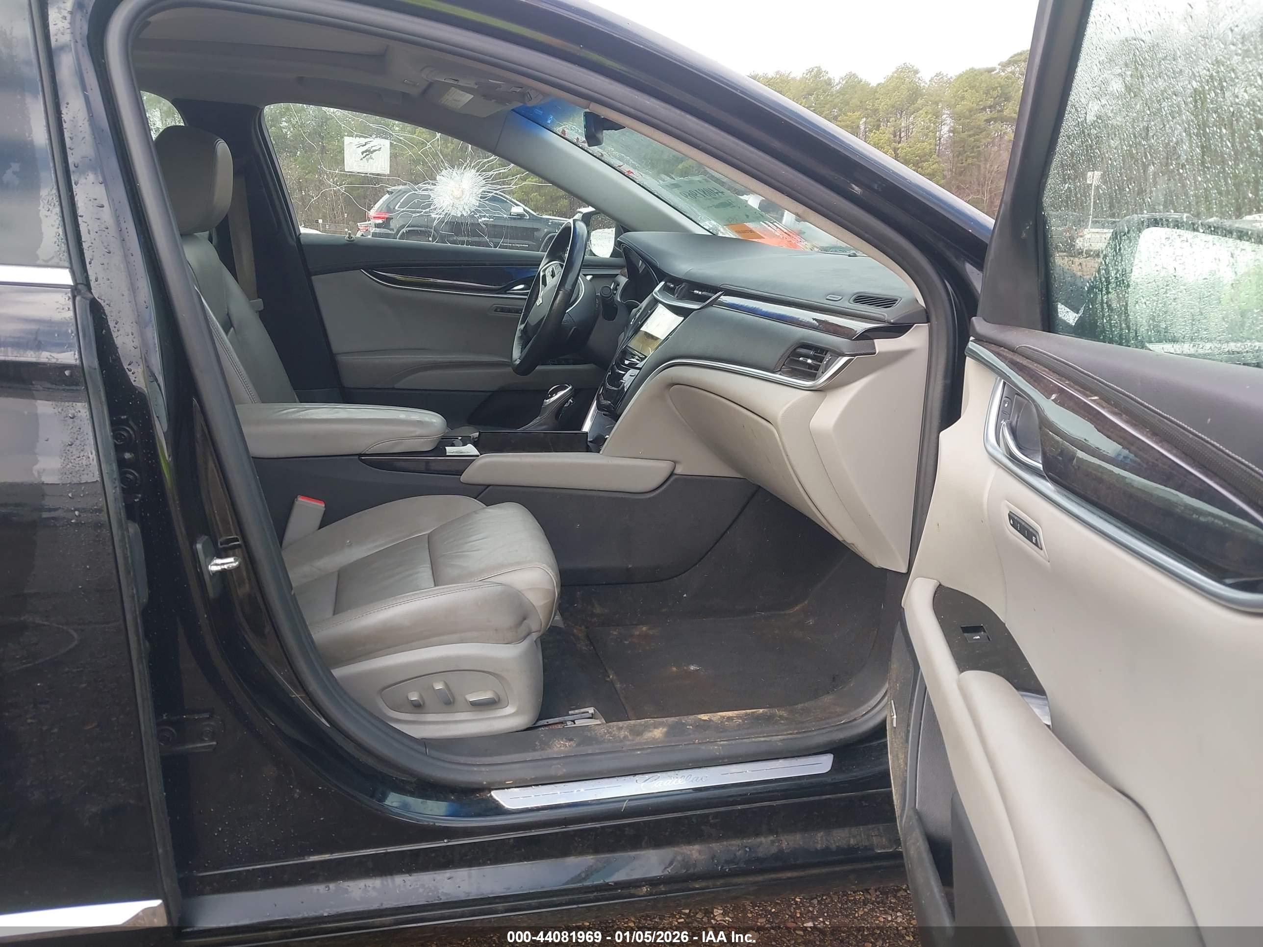 CADILLAC XTS image 5