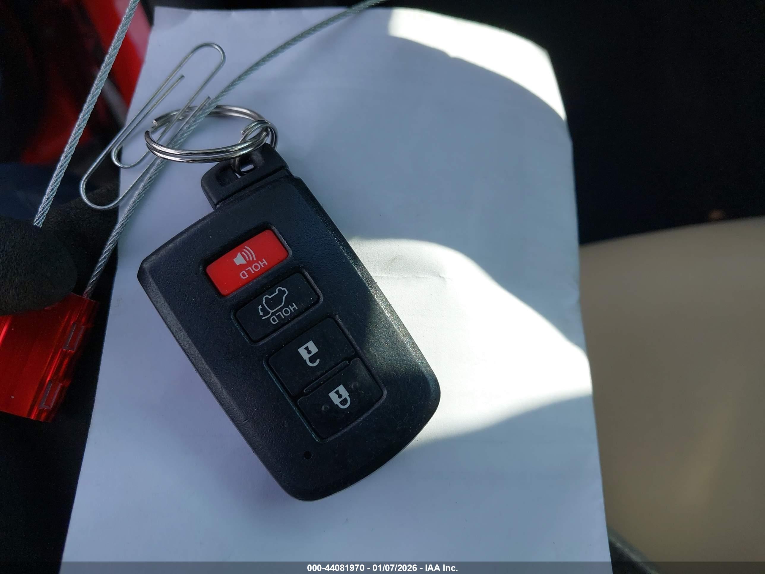 TOYOTA RAV4 image 11