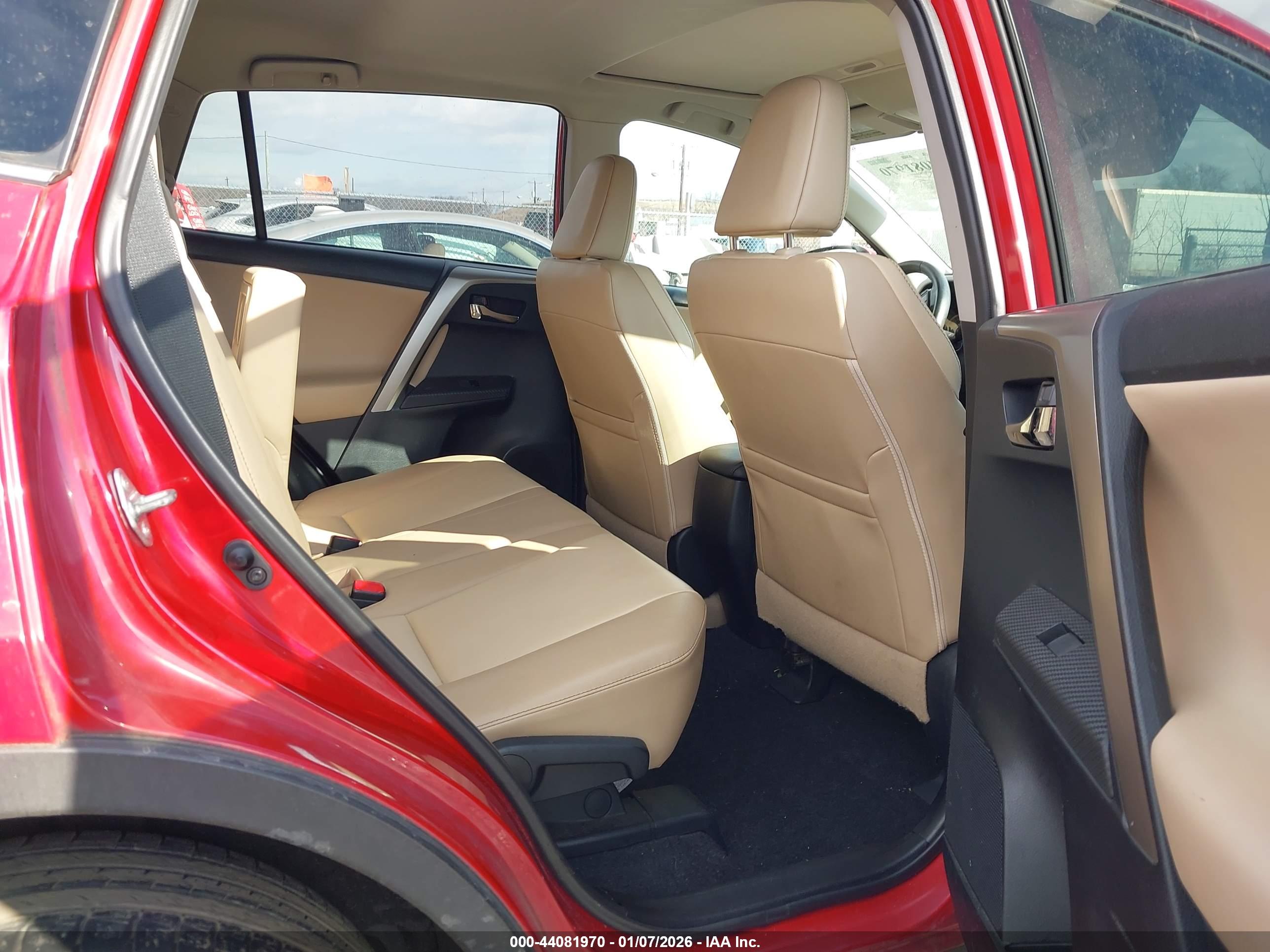 TOYOTA RAV4 image 8