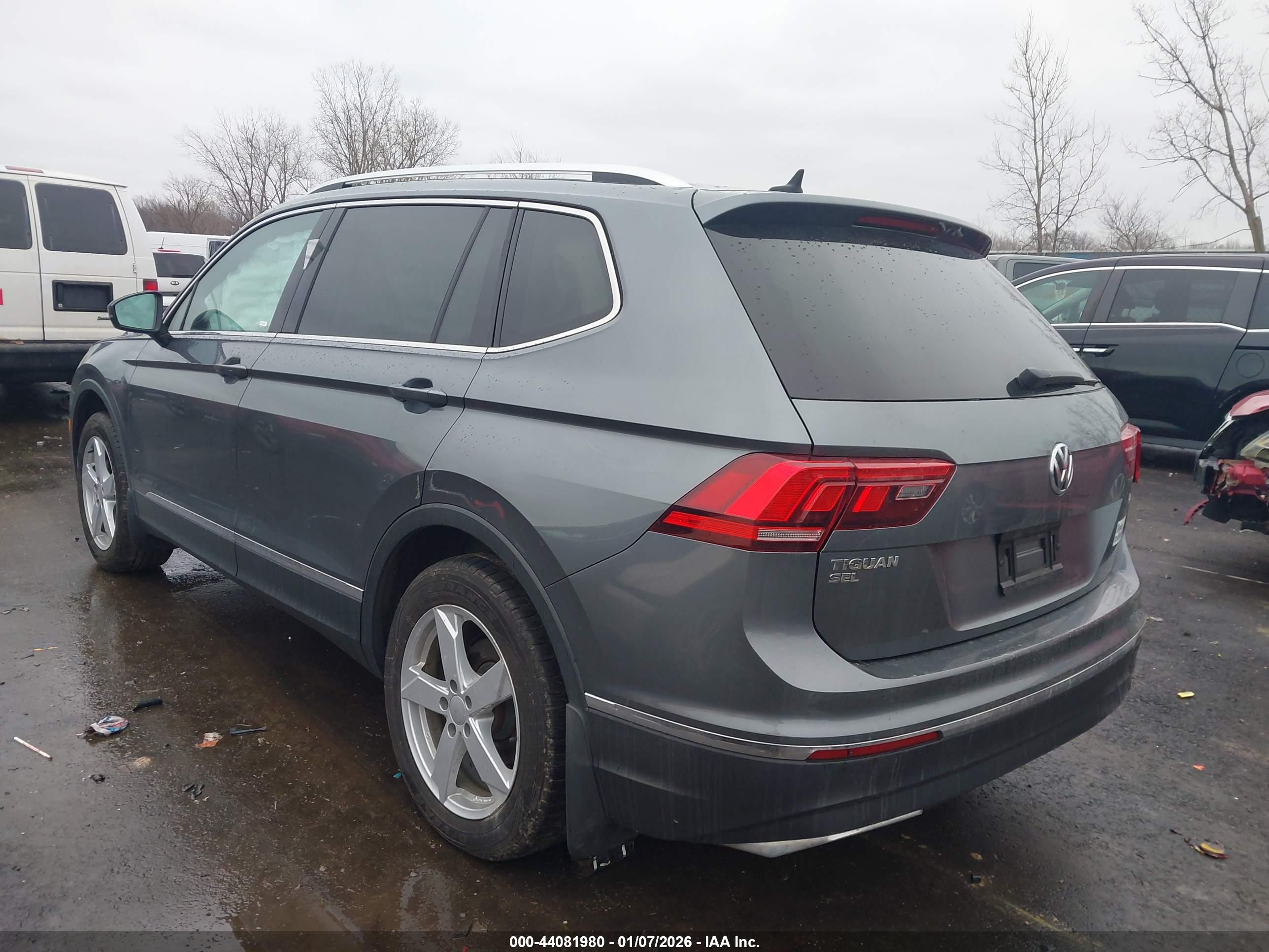VOLKSWAGEN TIGUAN image 3