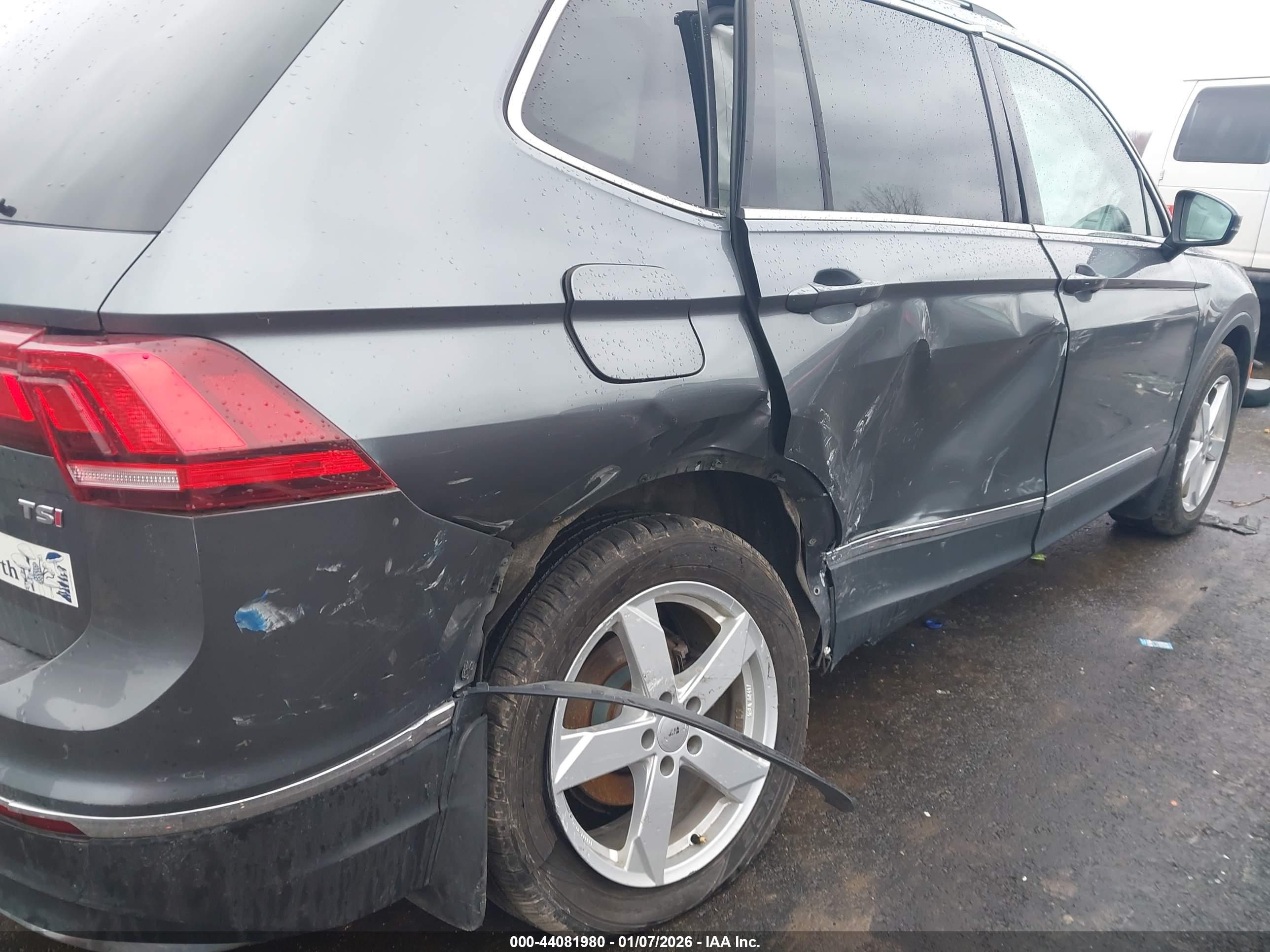 VOLKSWAGEN TIGUAN image 6