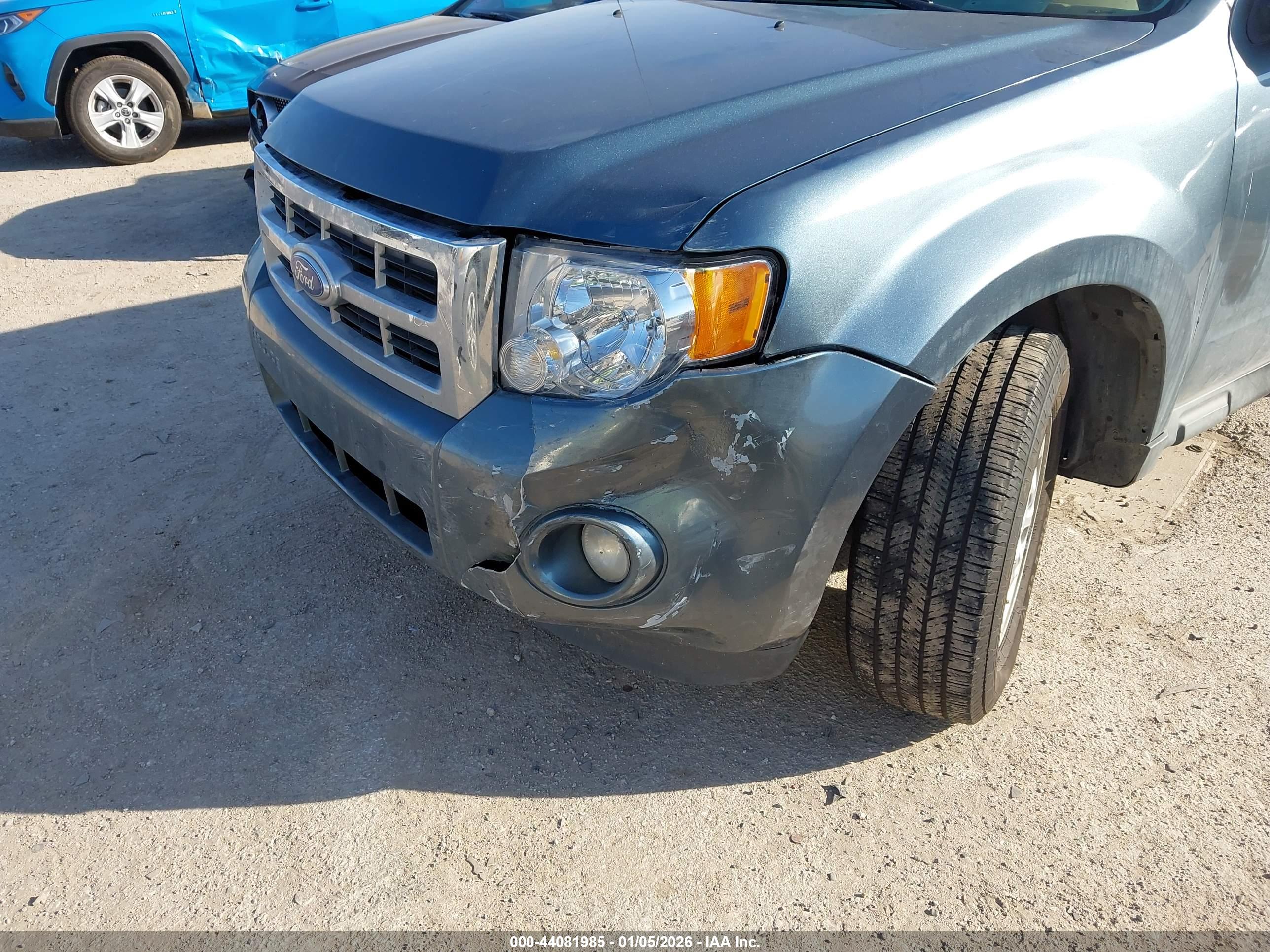 FORD ESCAPE image 6