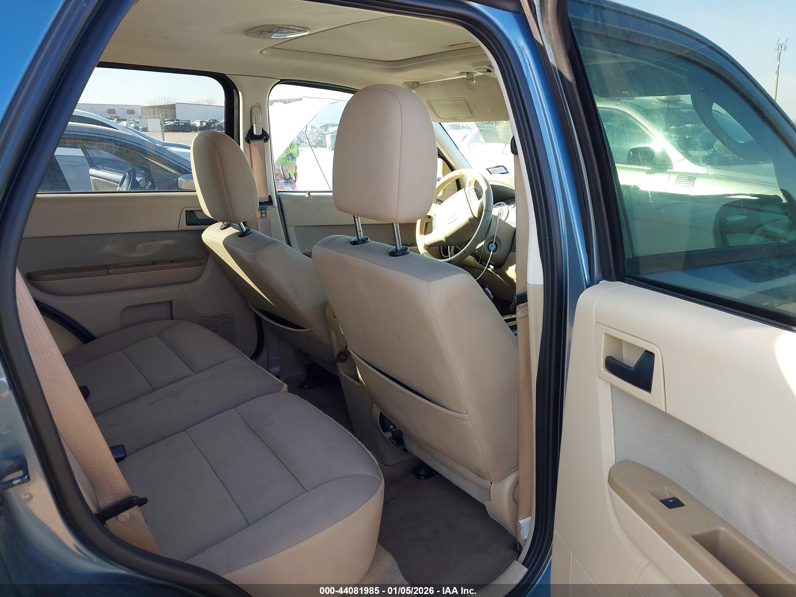 FORD ESCAPE image 8