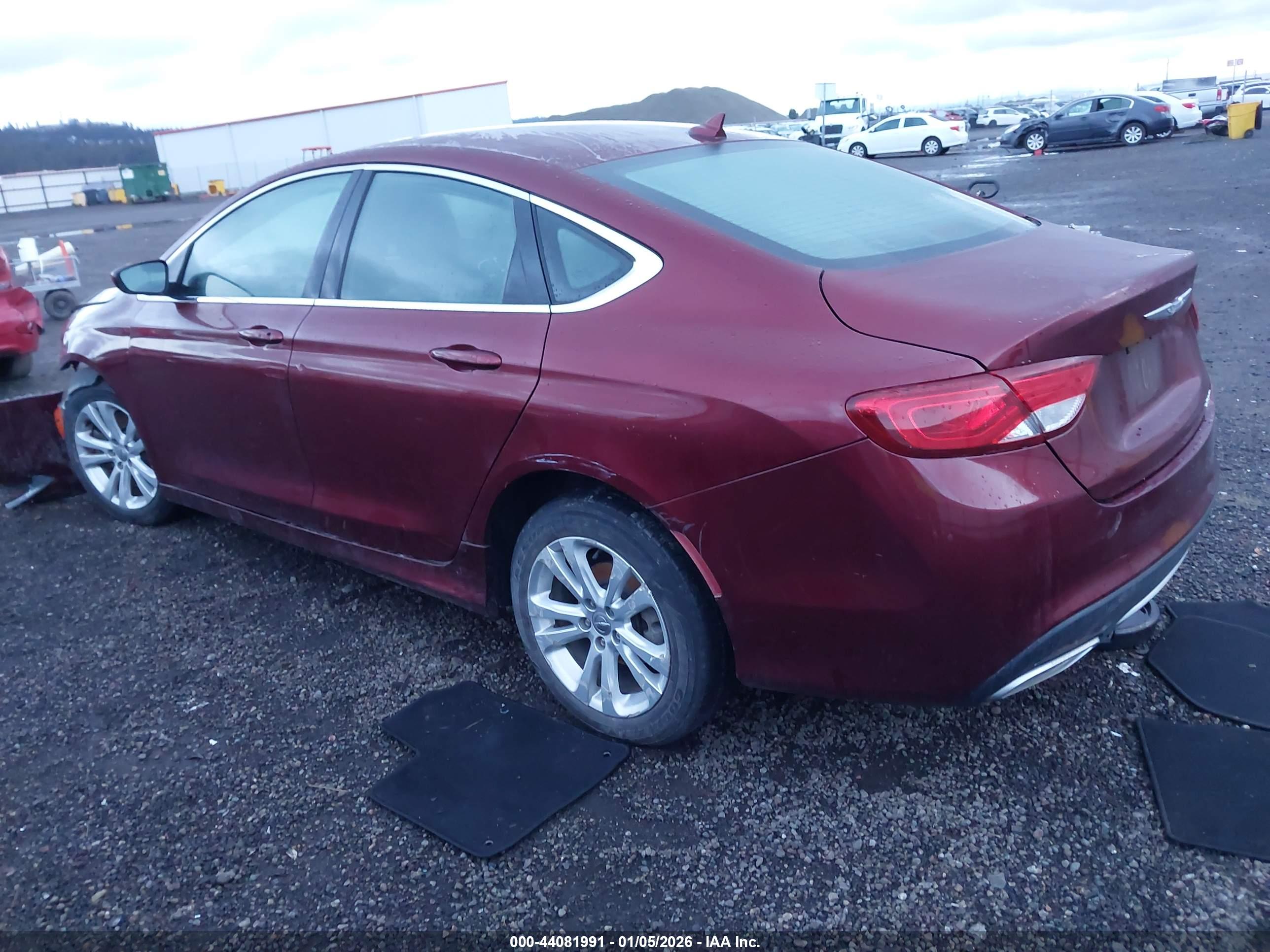CHRYSLER 200 image 3