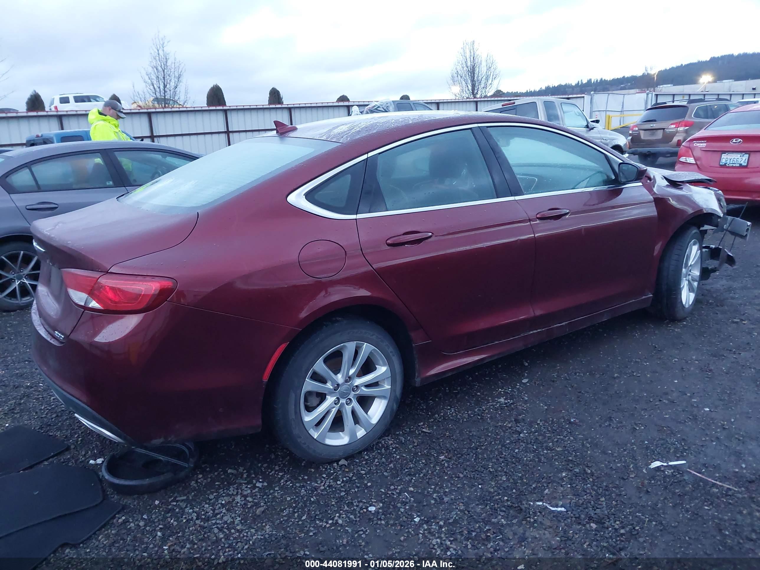 CHRYSLER 200 image 4