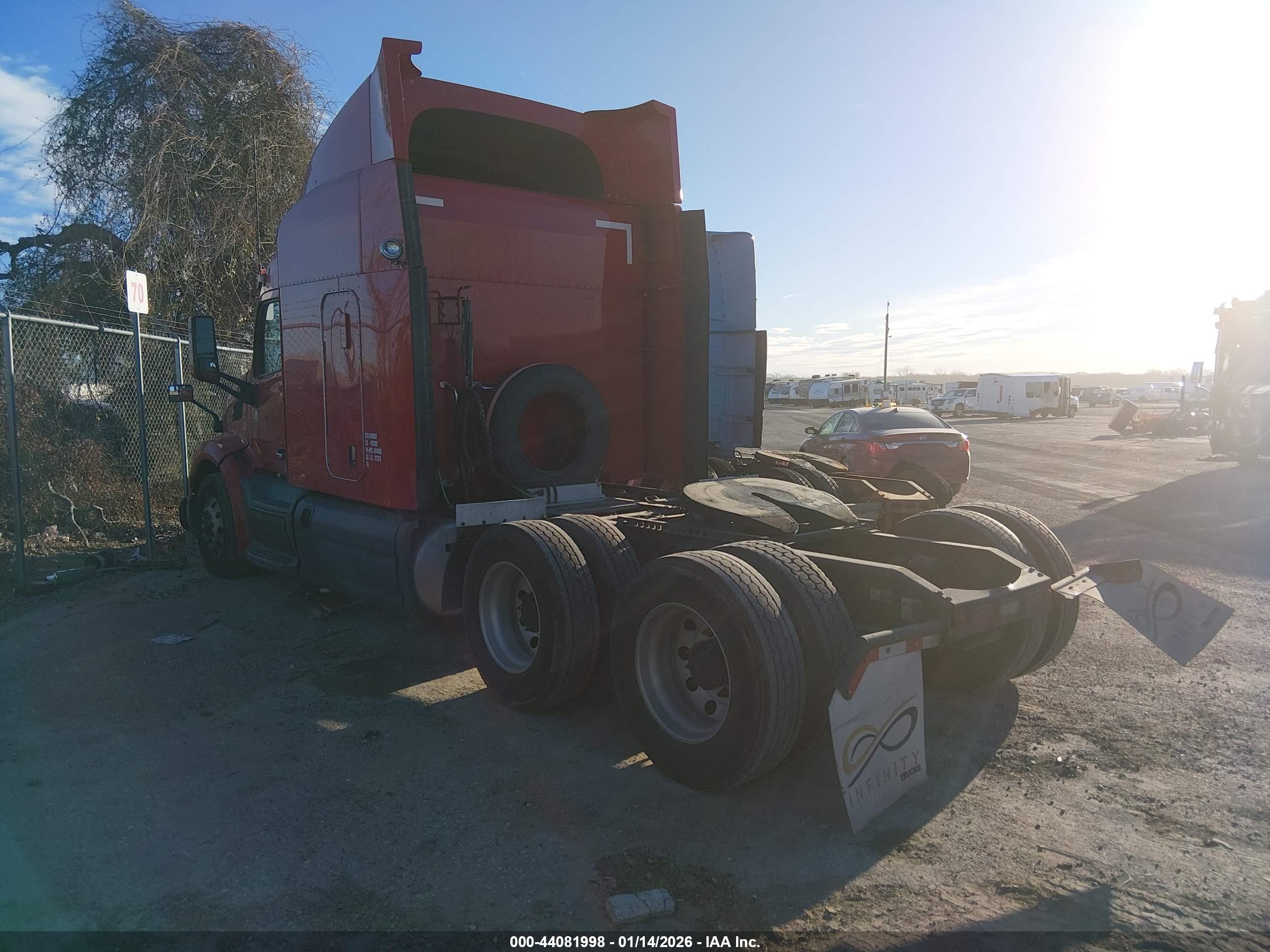 PETERBILT 579 image 3