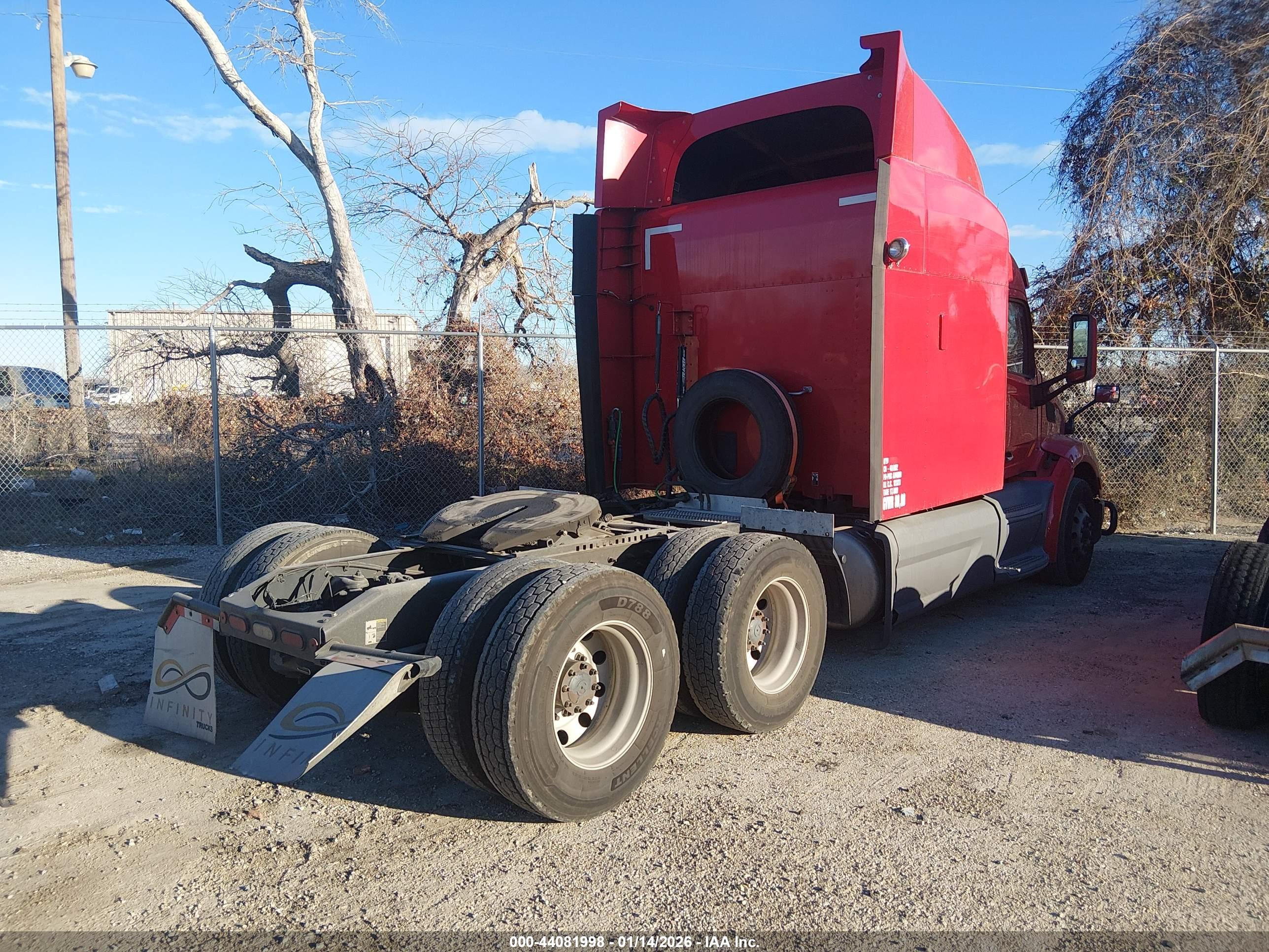 PETERBILT 579 image 4