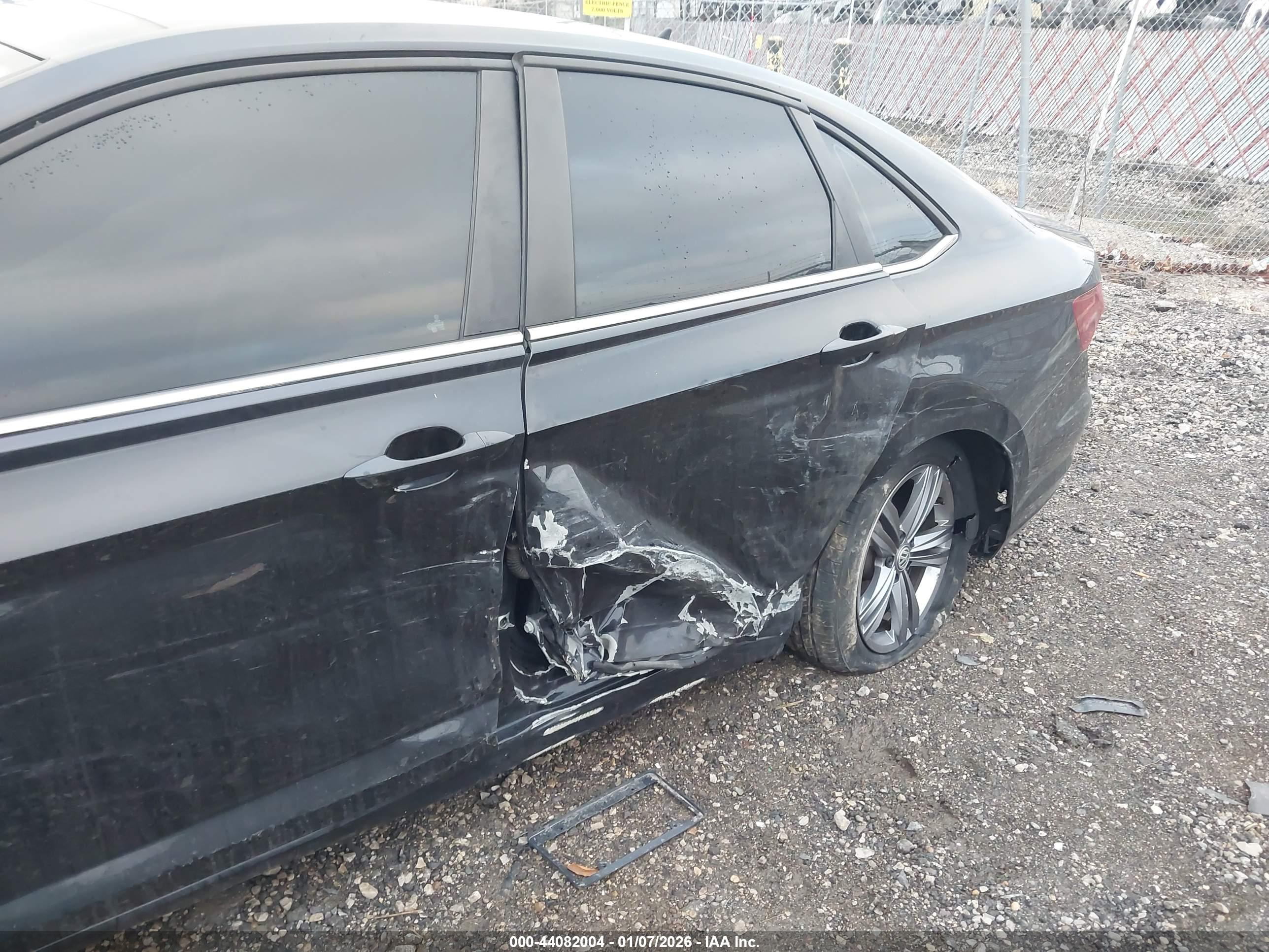 VOLKSWAGEN JETTA image 6