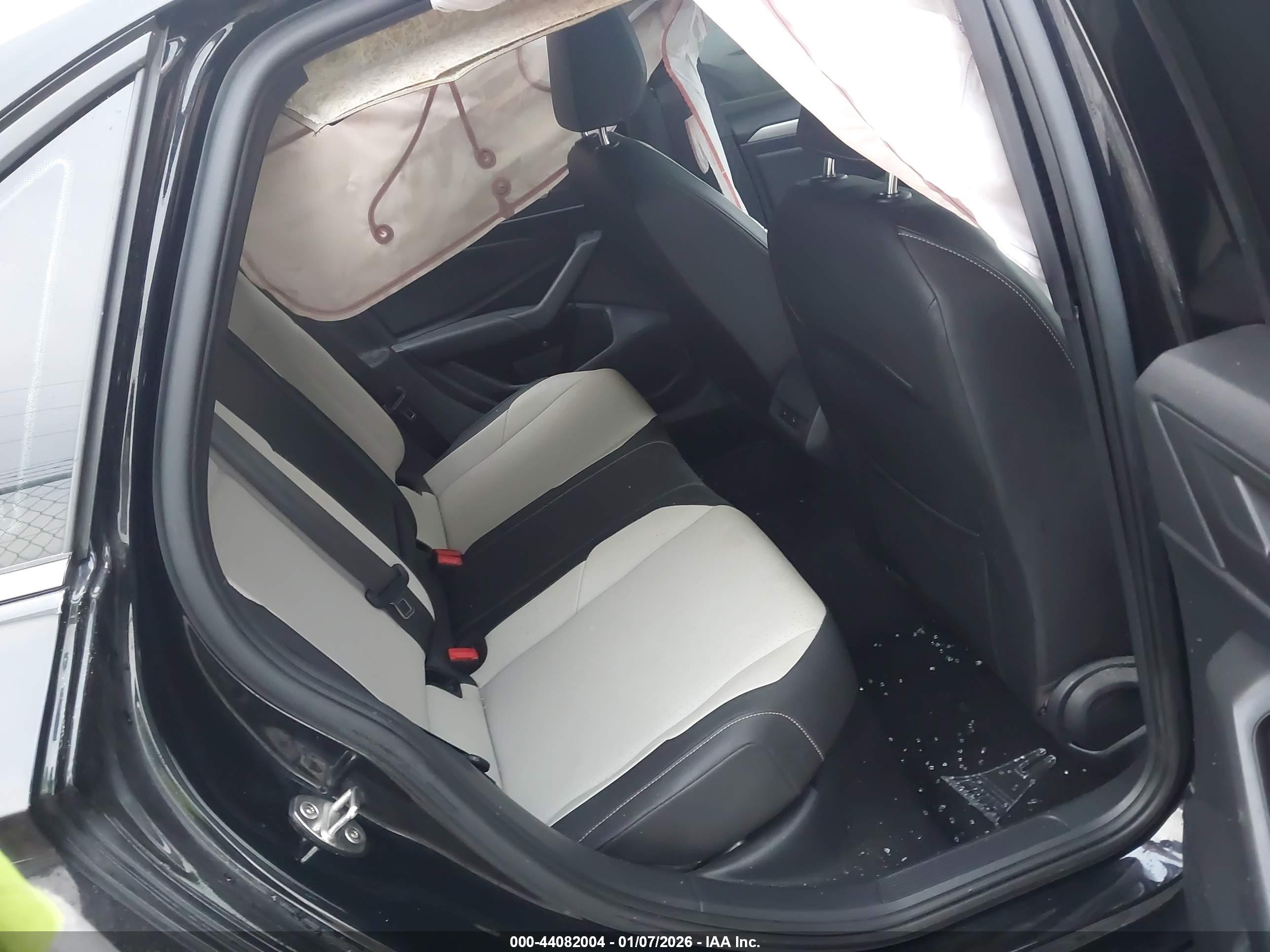 VOLKSWAGEN JETTA image 8