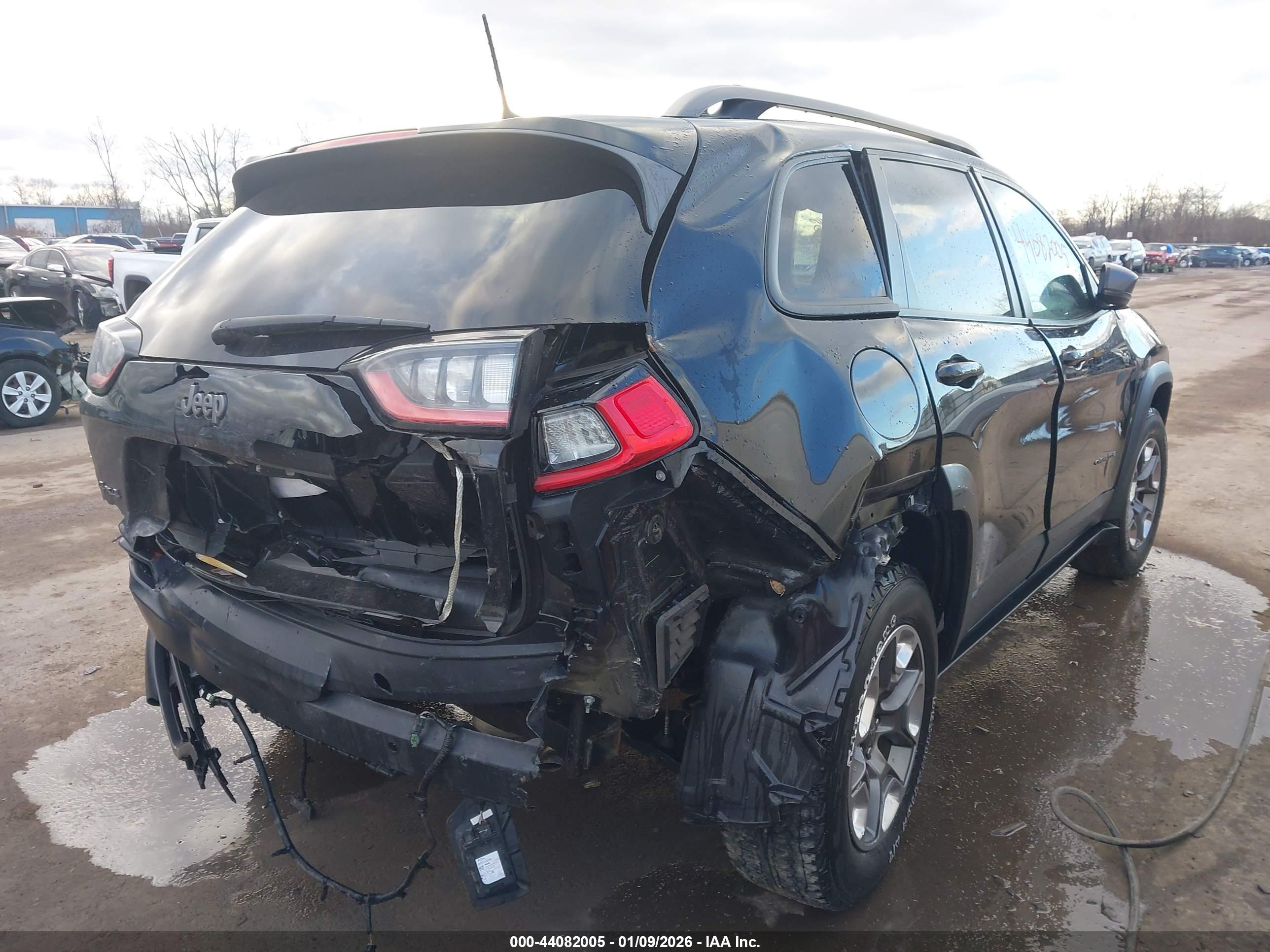 JEEP CHEROKEE image 4