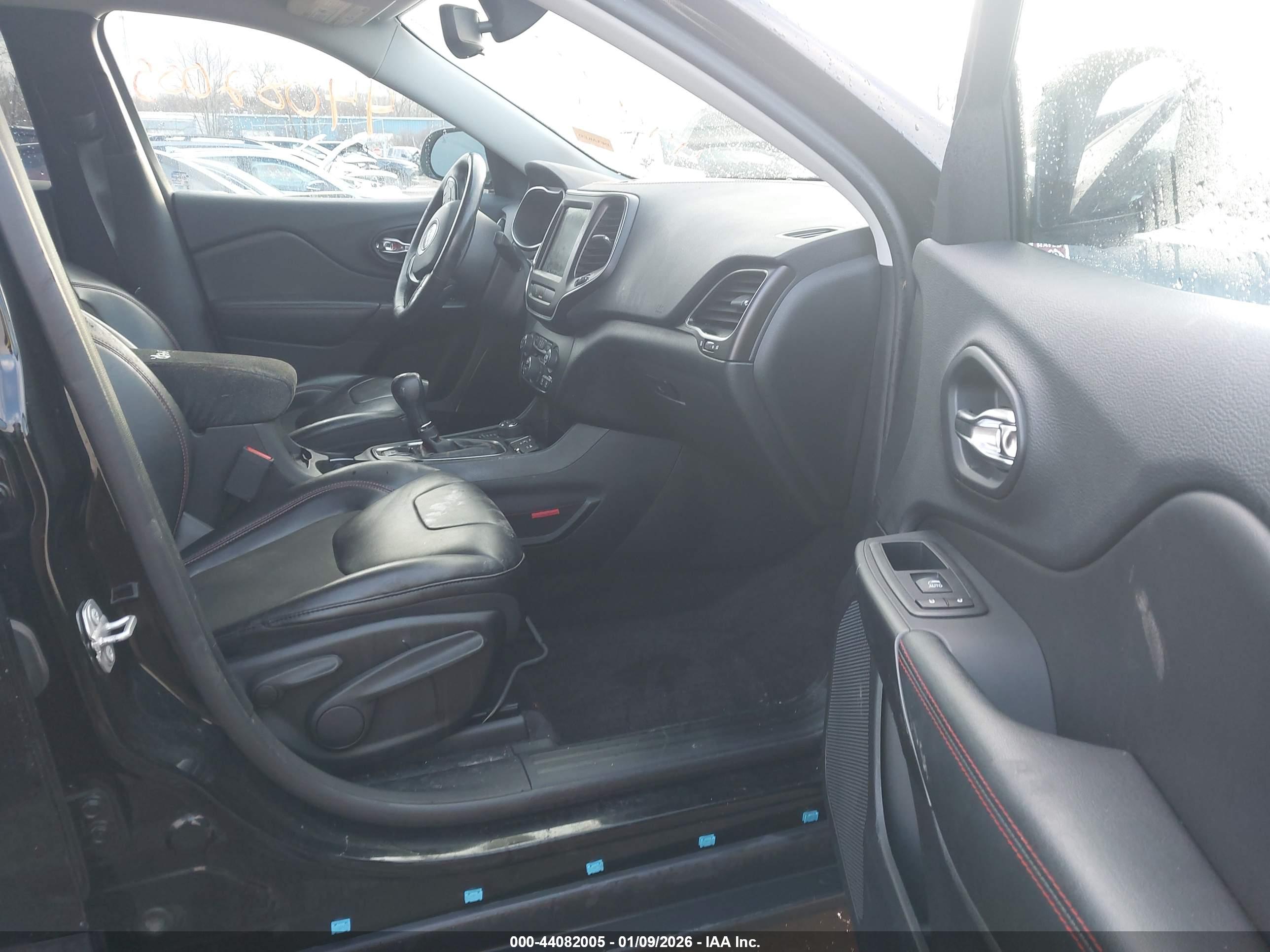 JEEP CHEROKEE image 5