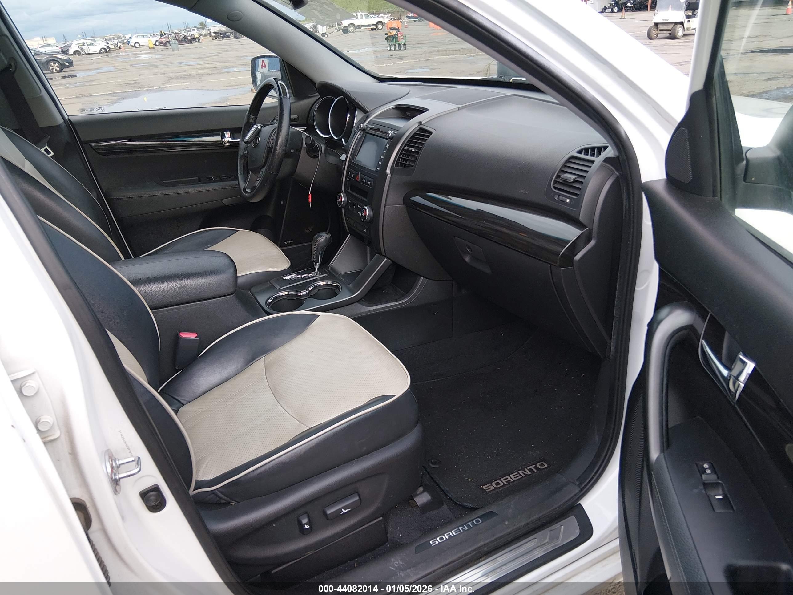 KIA SORENTO image 5