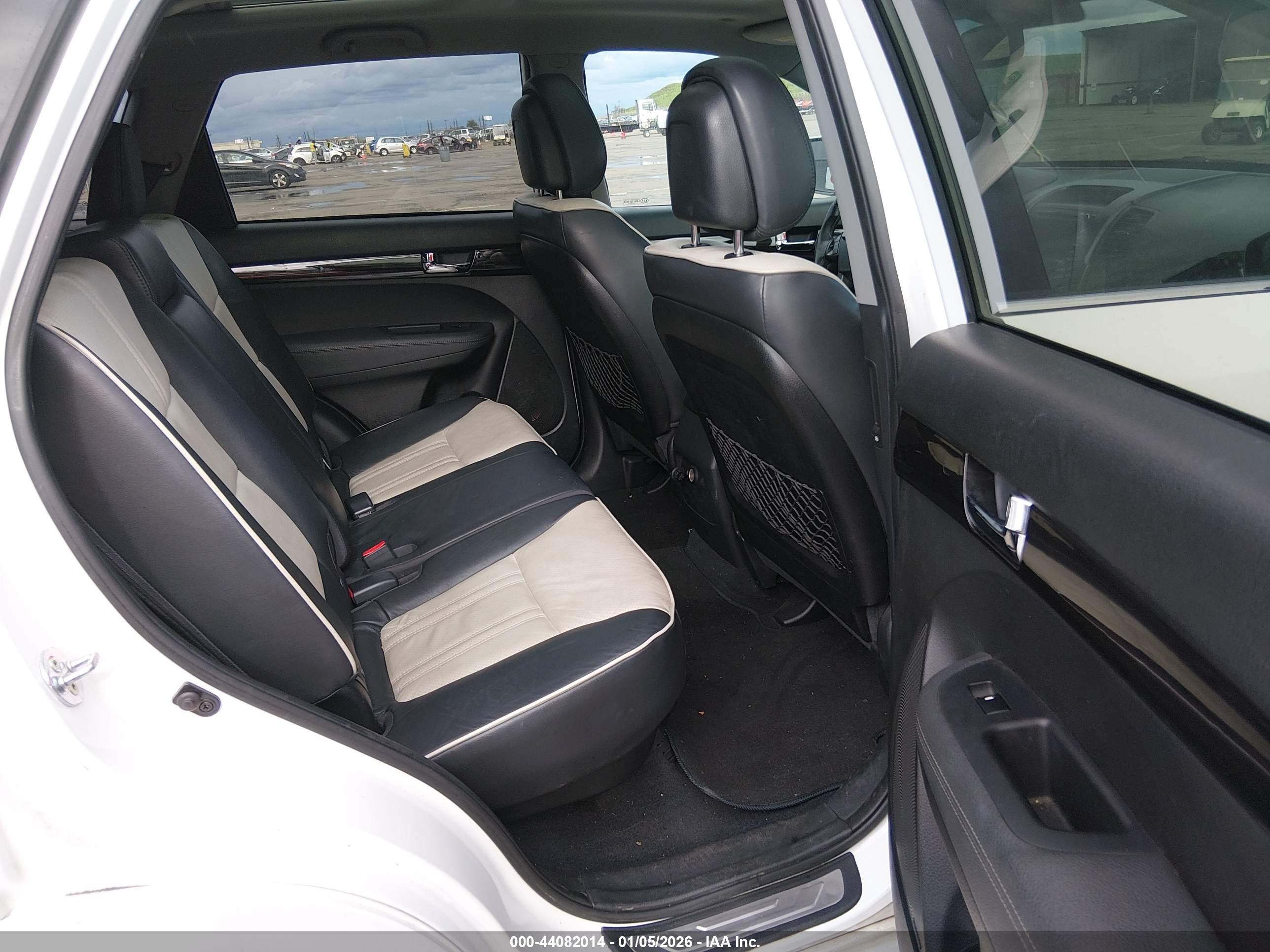 KIA SORENTO image 8