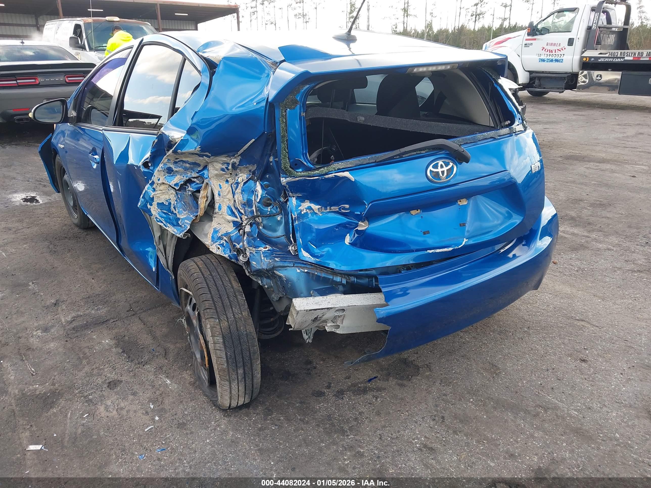 TOYOTA PRIUS image 6