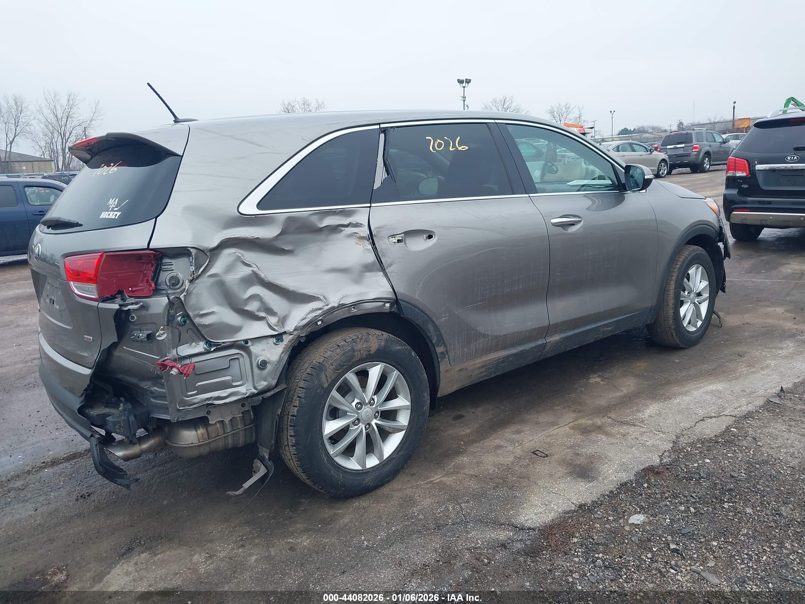 KIA SORENTO image 4