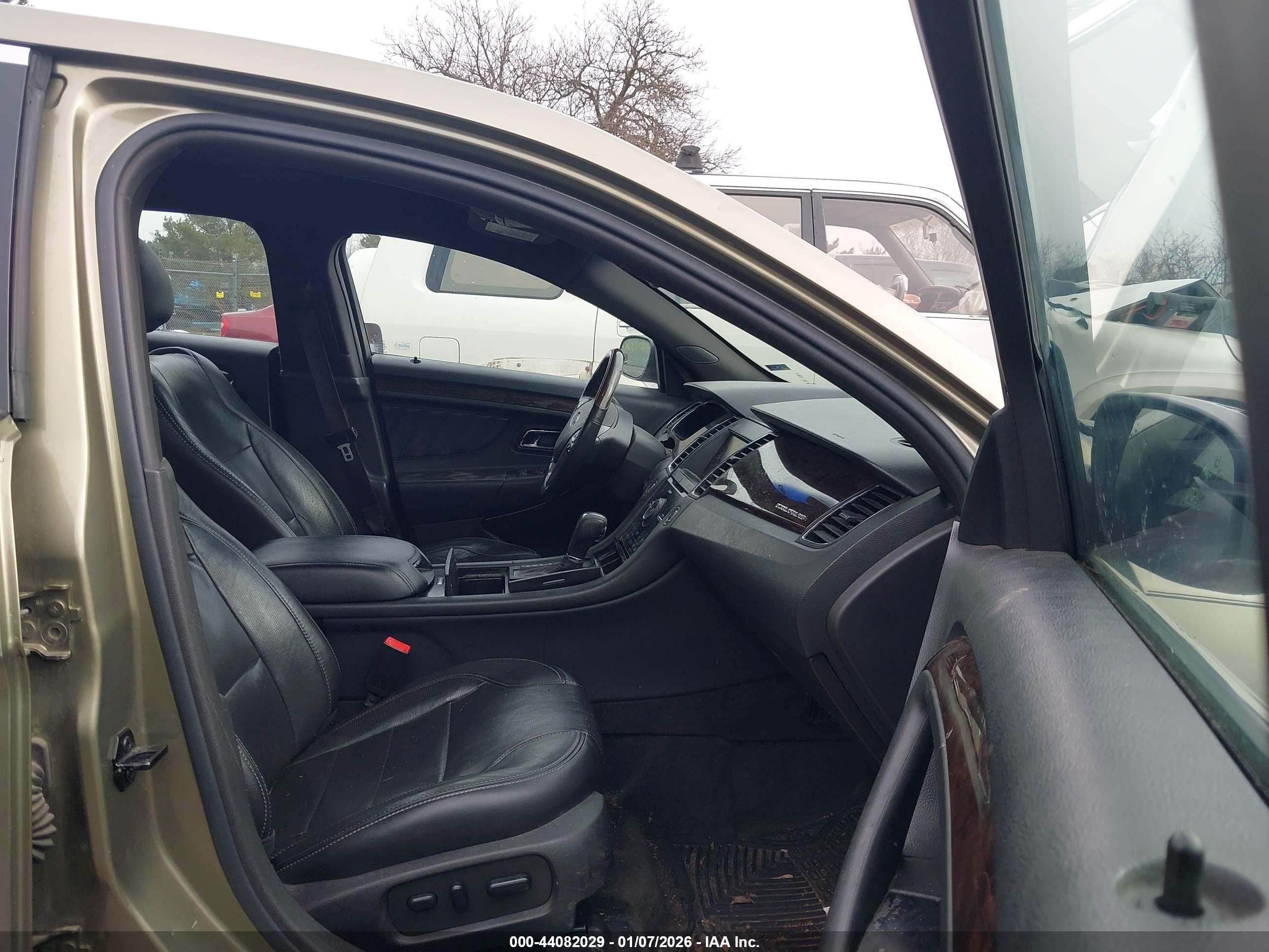 FORD TAURUS image 5