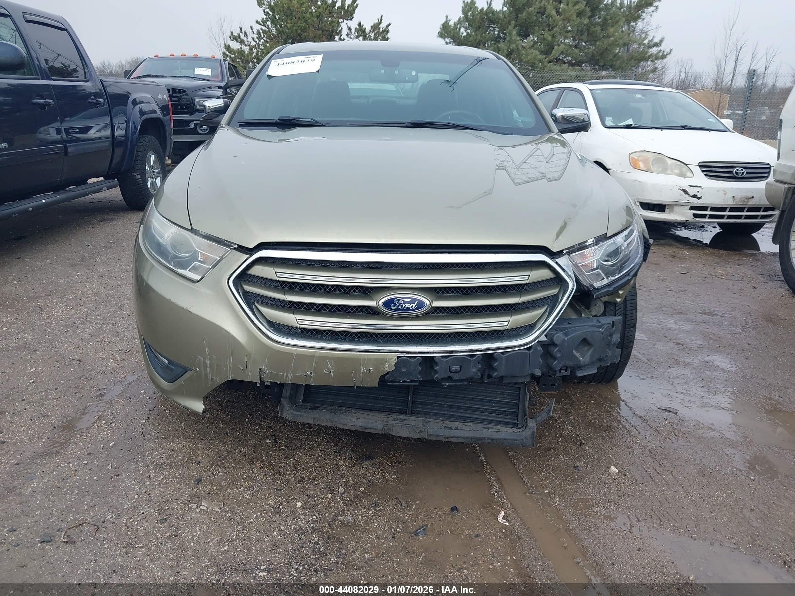 FORD TAURUS image 6