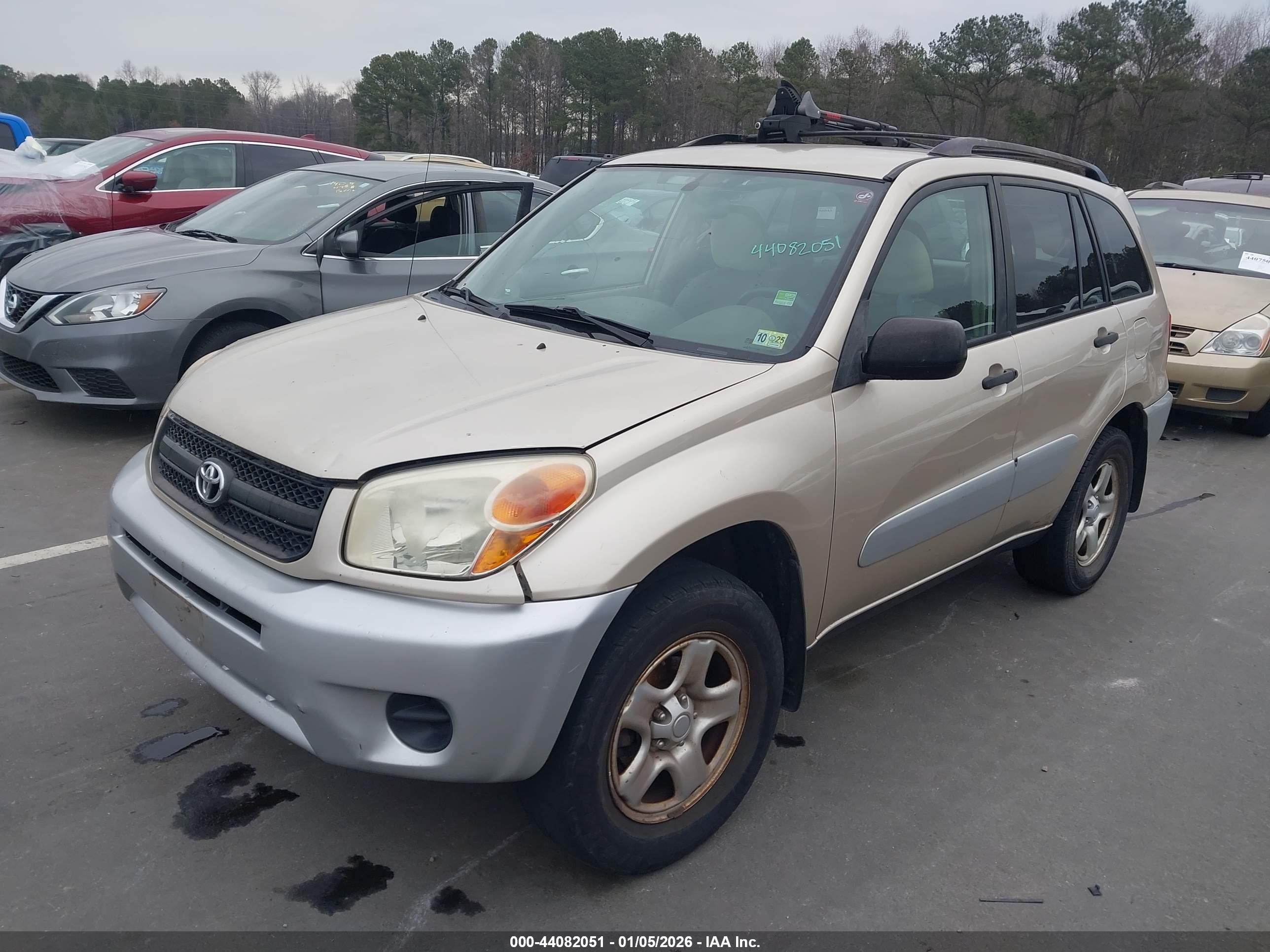 TOYOTA RAV4 image 2