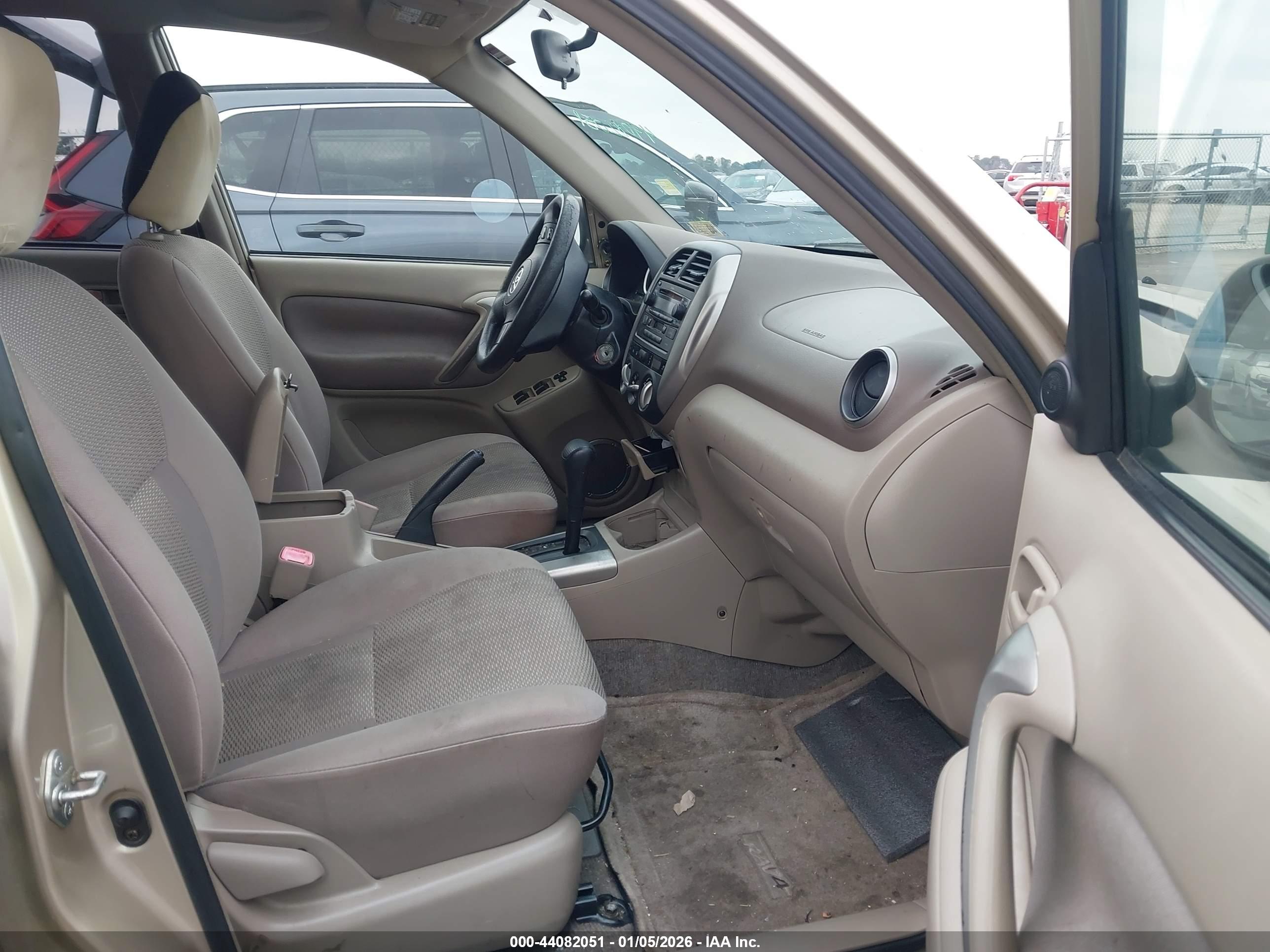 TOYOTA RAV4 image 5