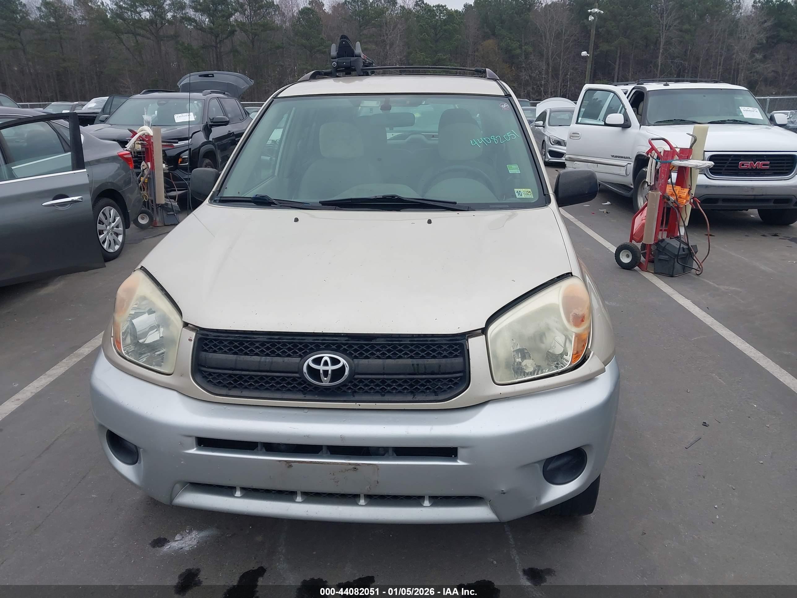 TOYOTA RAV4 image 6