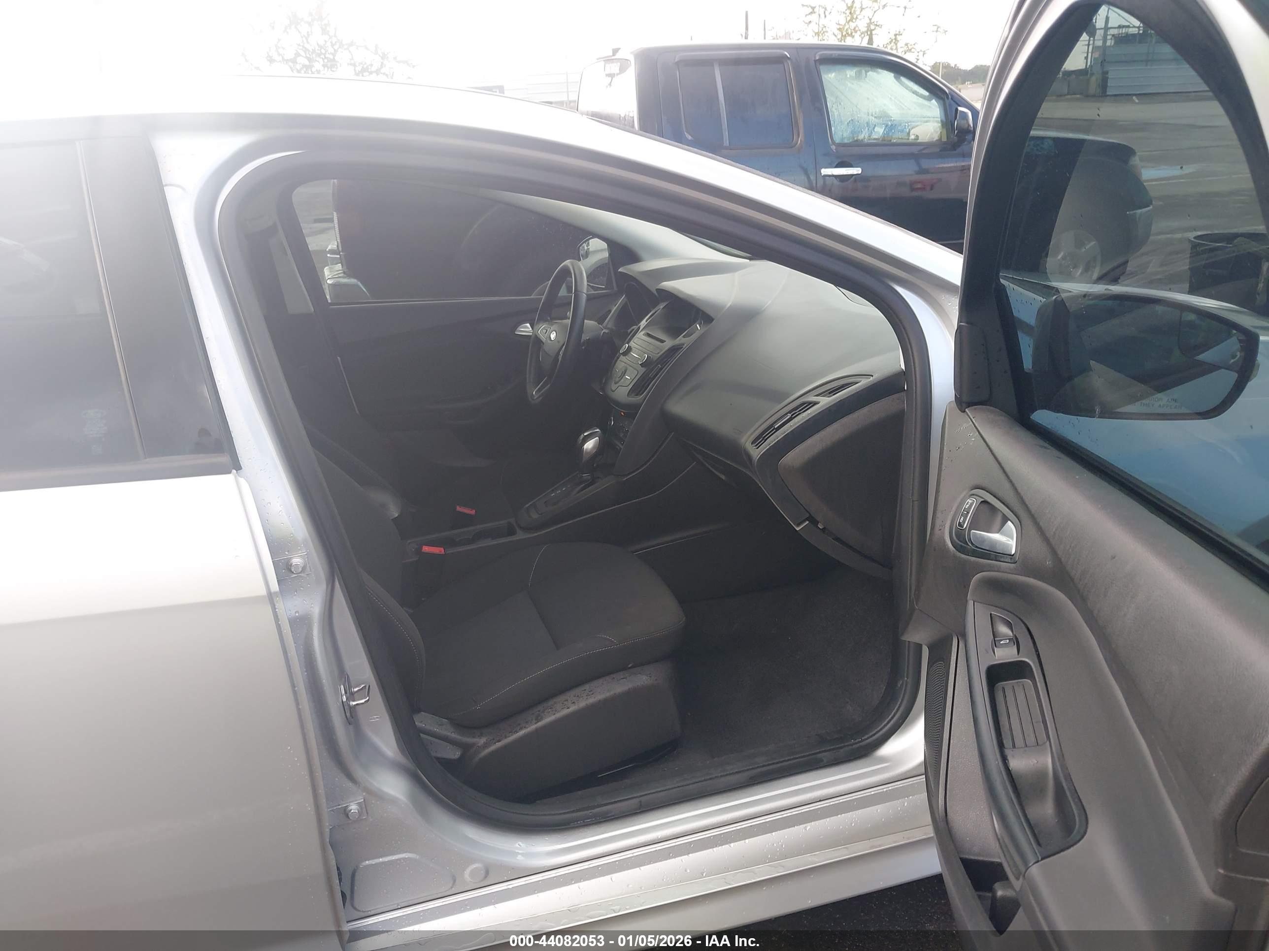 FORD FOCUS image 5