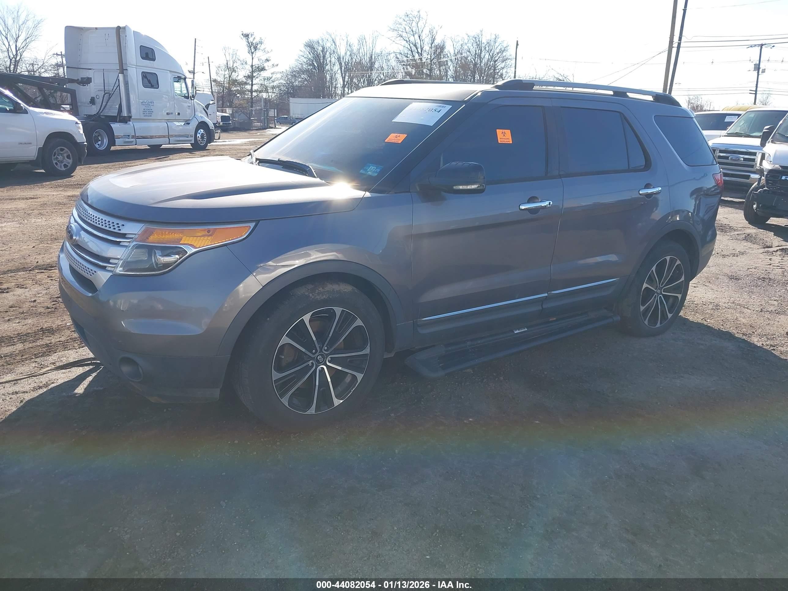 FORD EXPLORER image 2