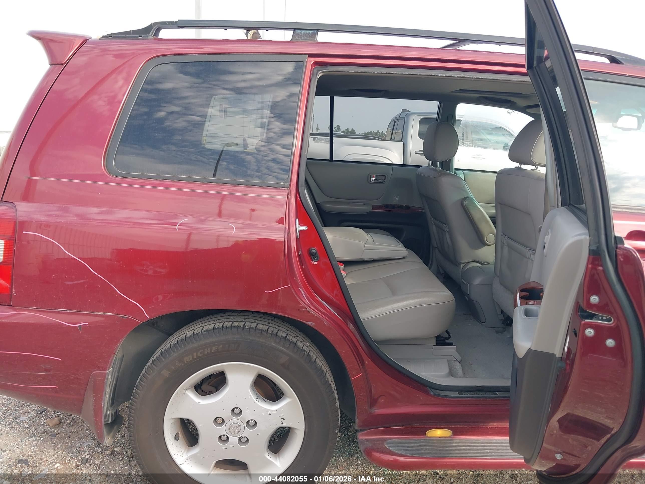 TOYOTA HIGHLANDER image 8