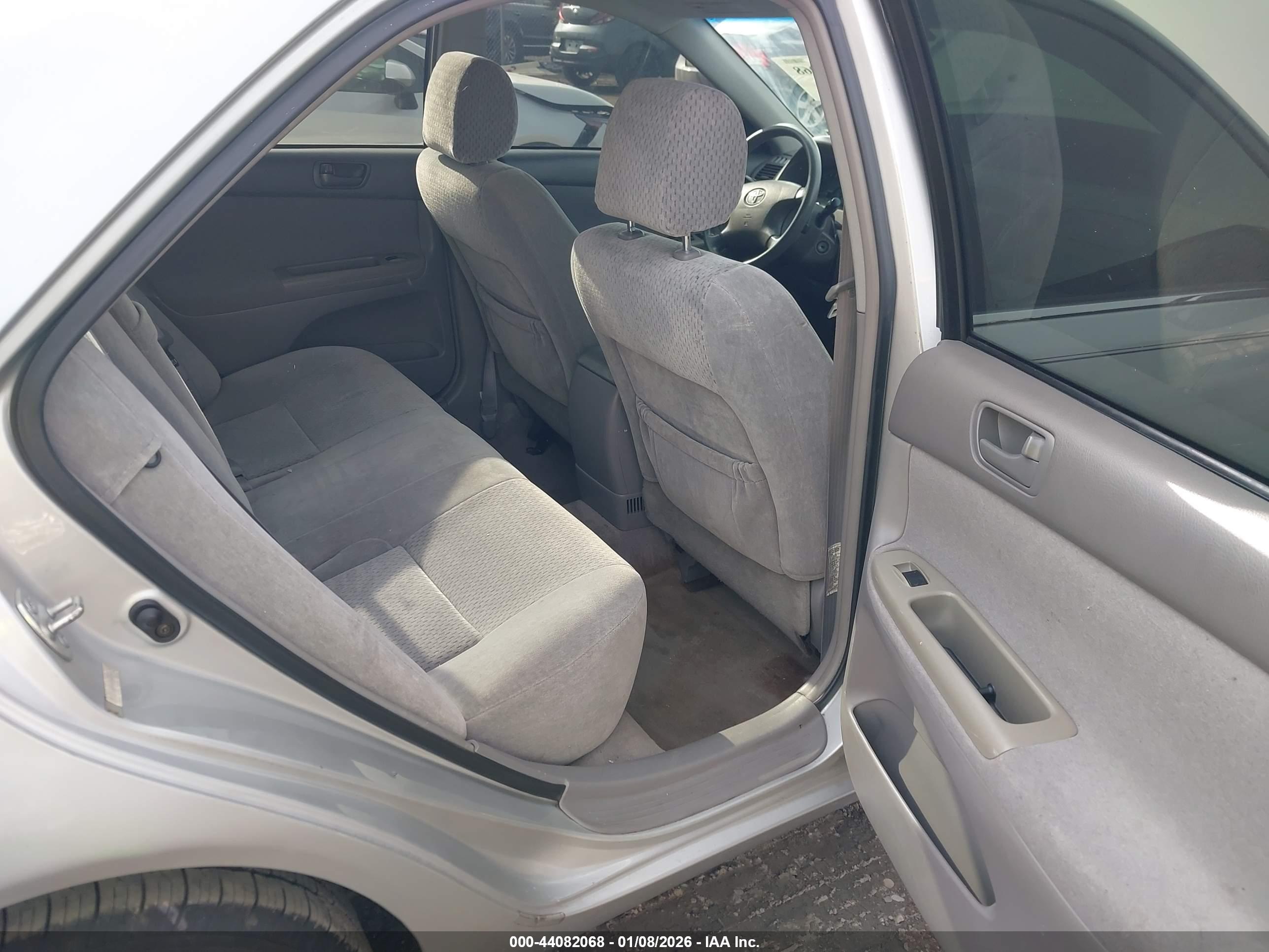 TOYOTA CAMRY image 8