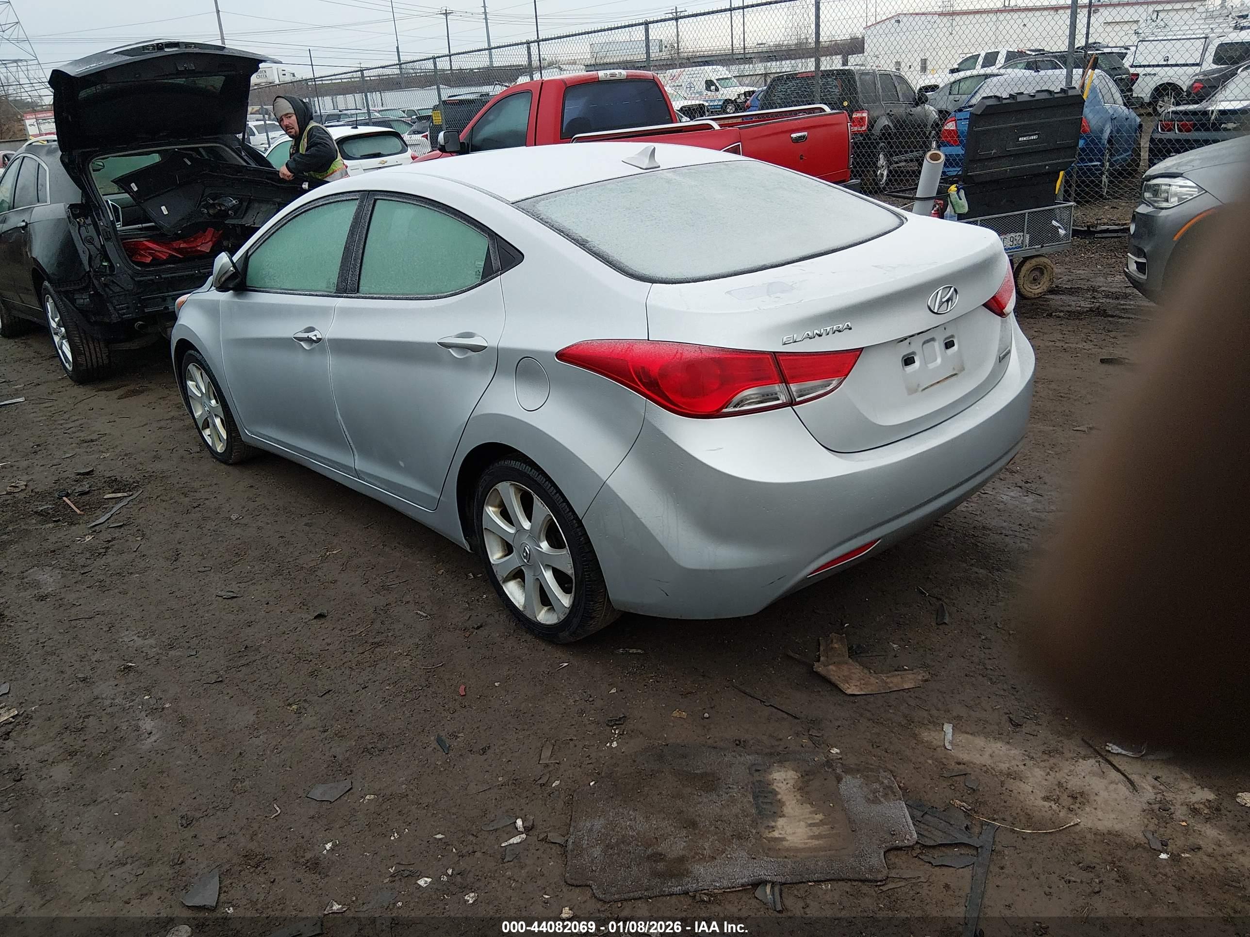 HYUNDAI ELANTRA image 3