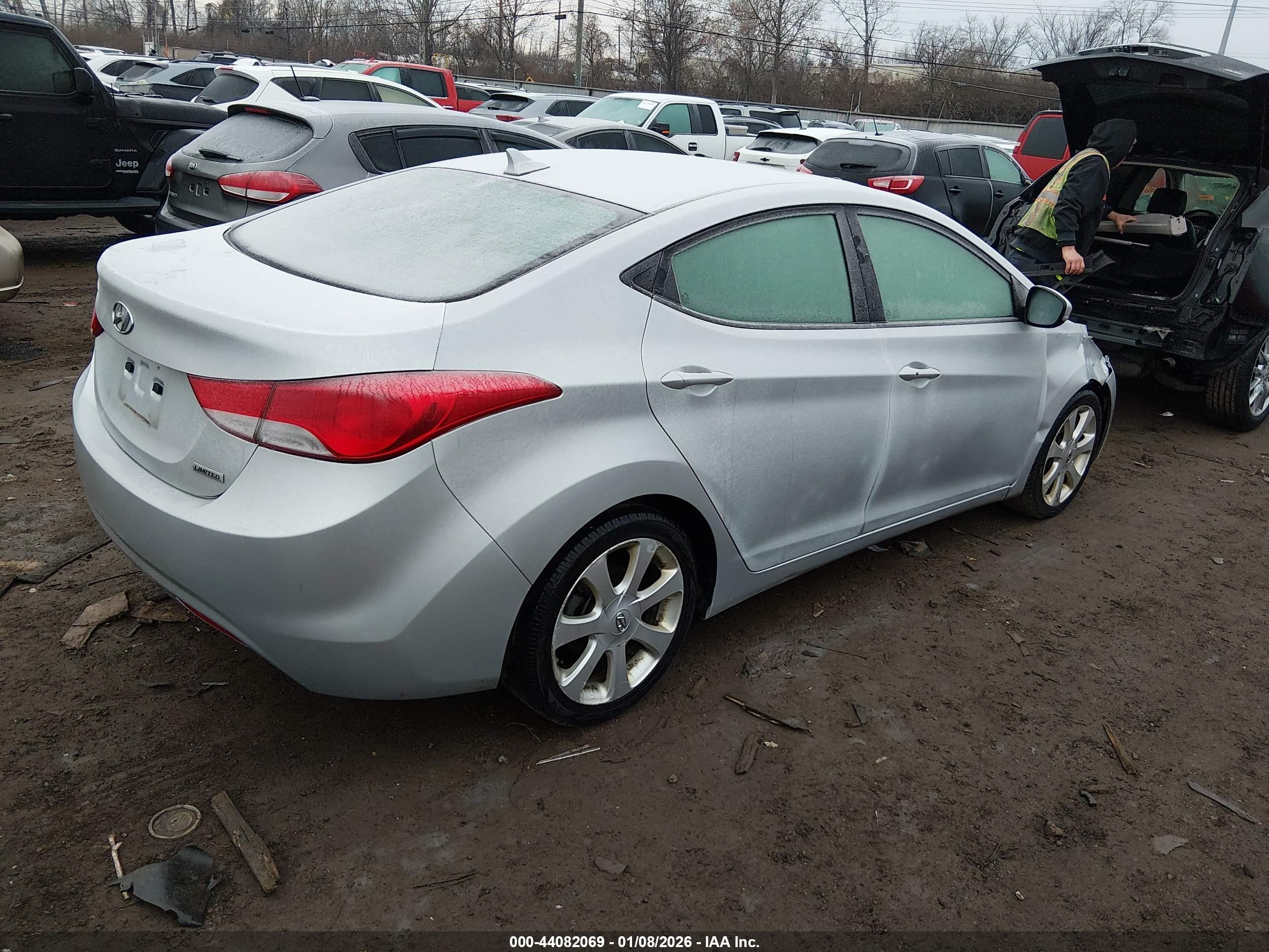 HYUNDAI ELANTRA image 4