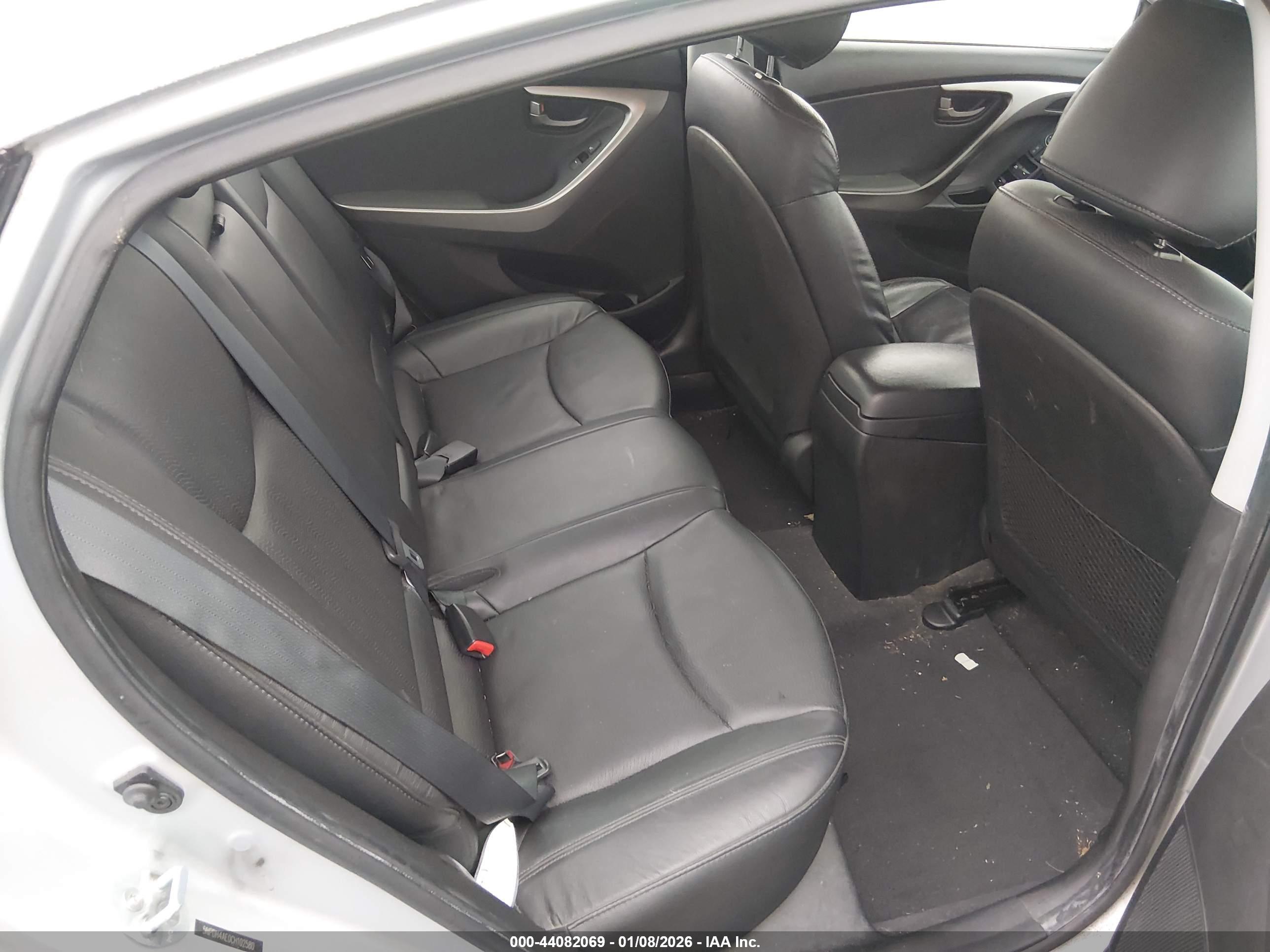 HYUNDAI ELANTRA image 8
