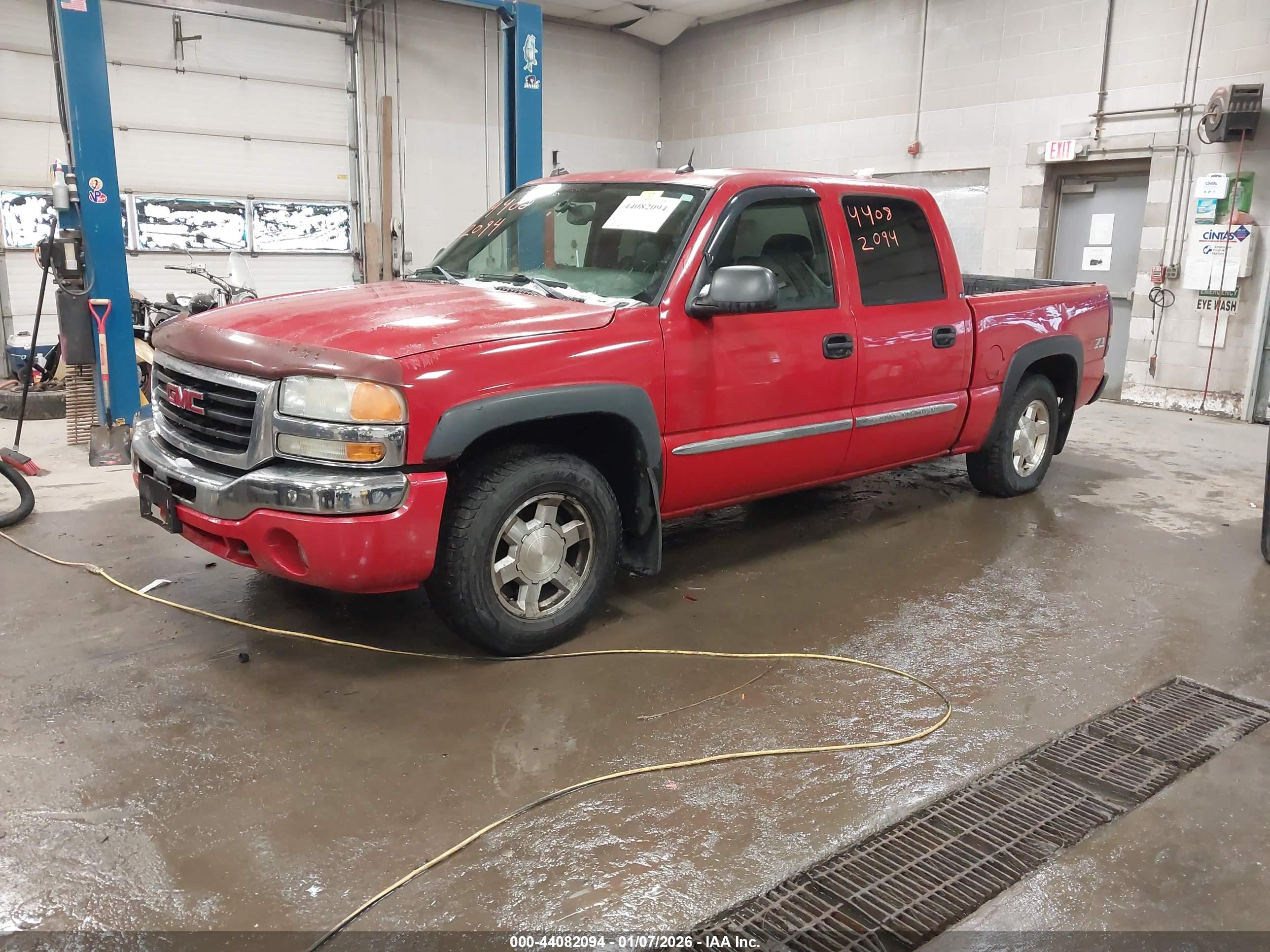 GMC SIERRA image 2