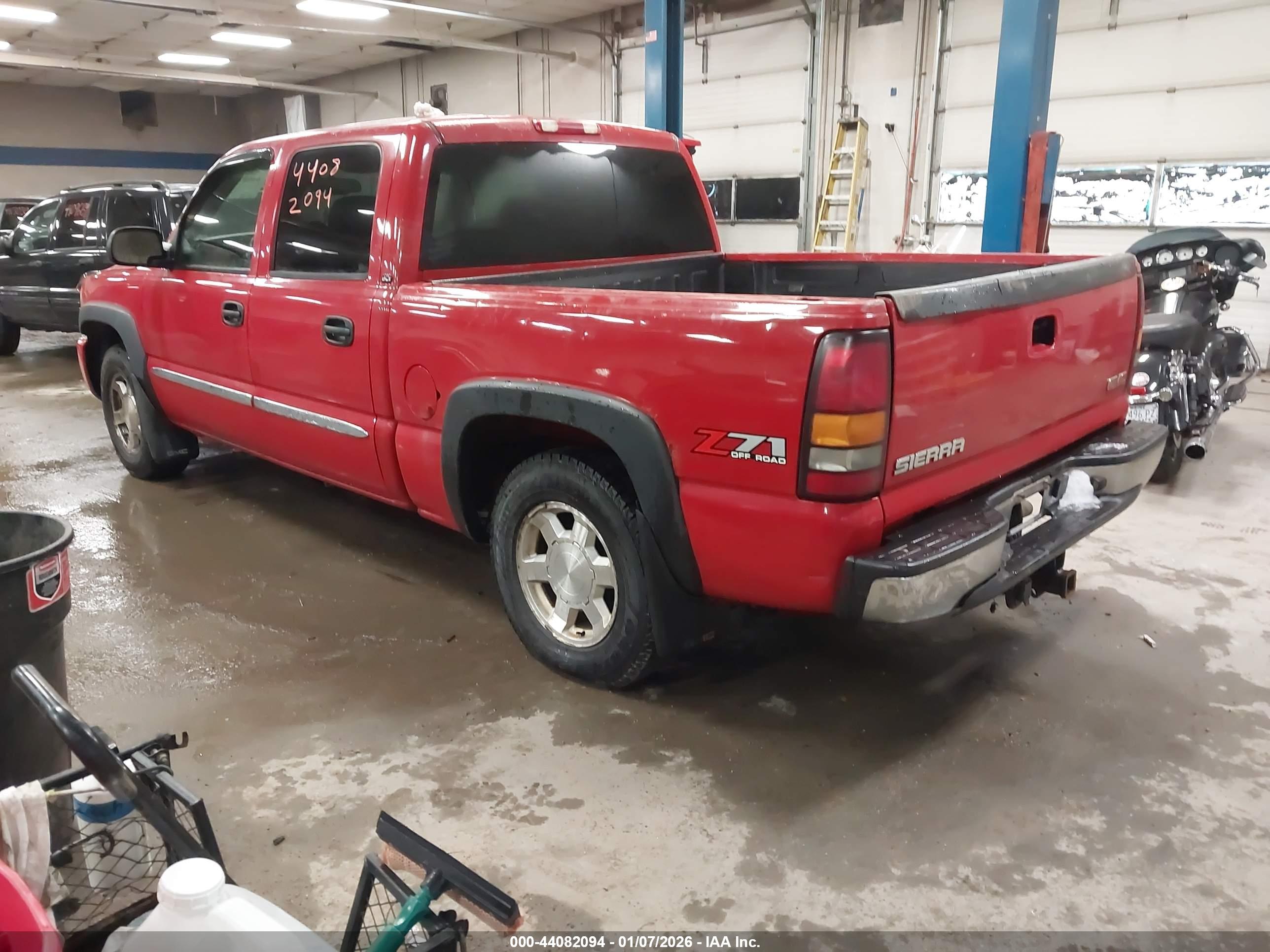 GMC SIERRA image 3