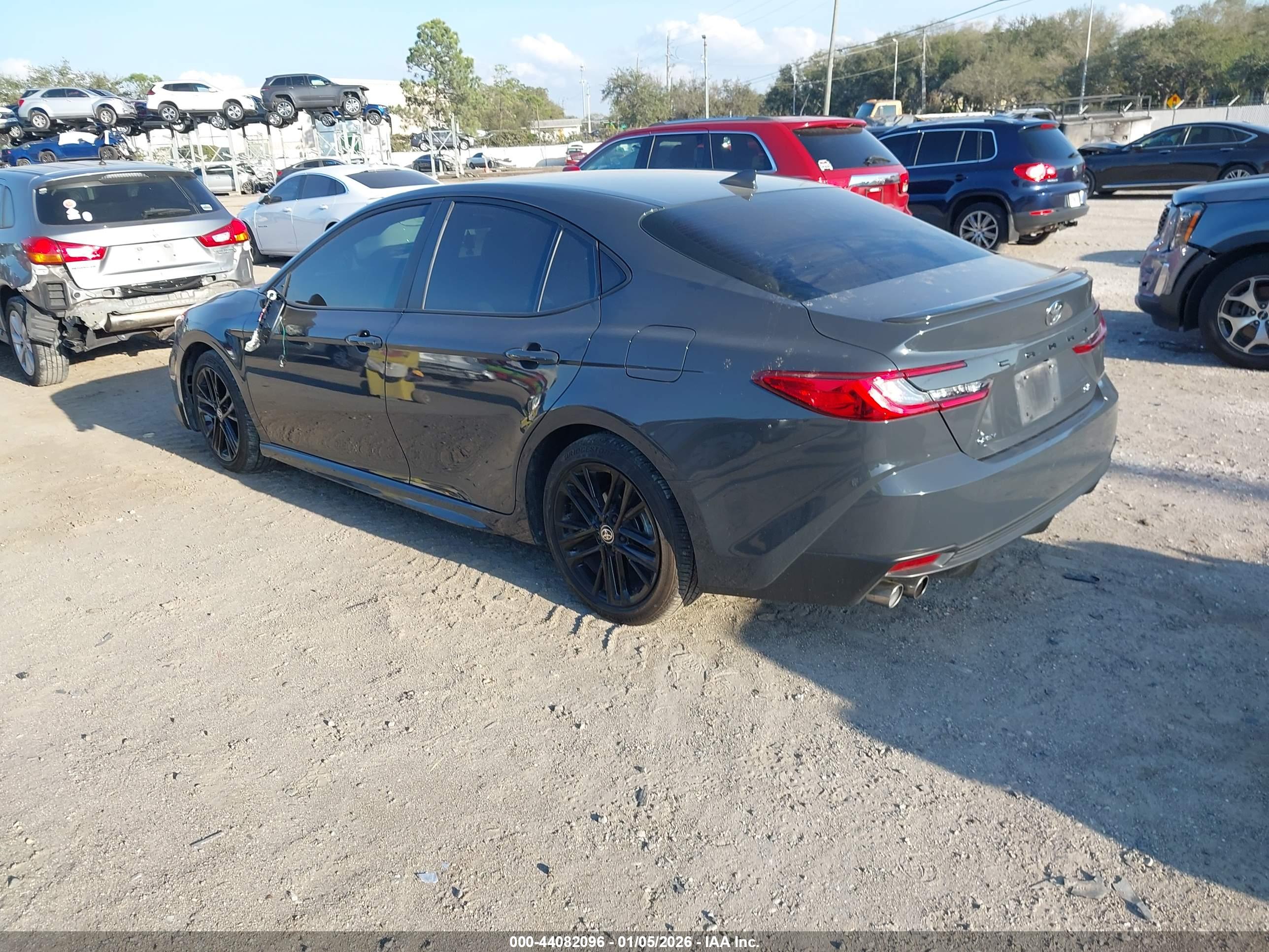 TOYOTA CAMRY image 3