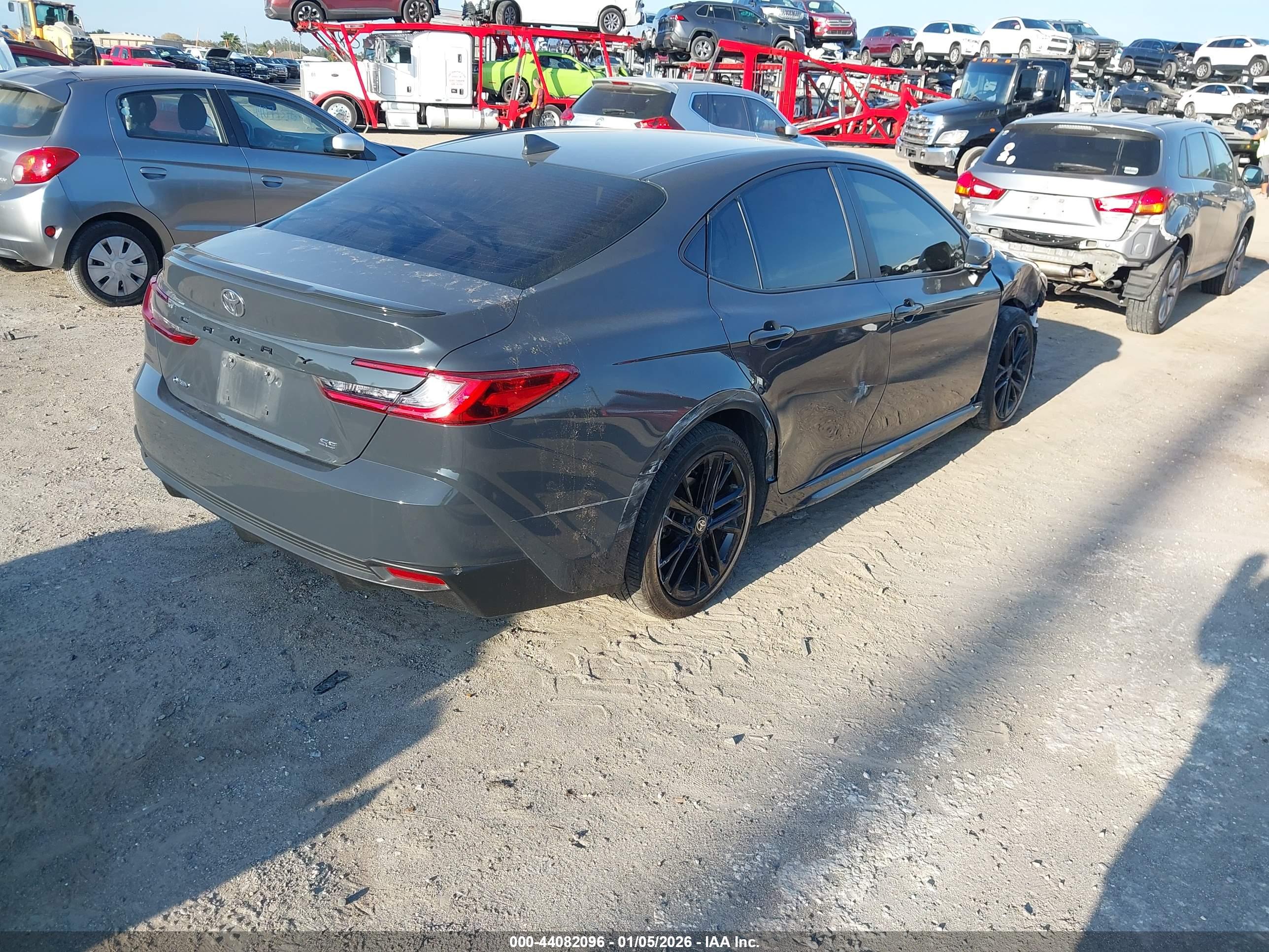 TOYOTA CAMRY image 4