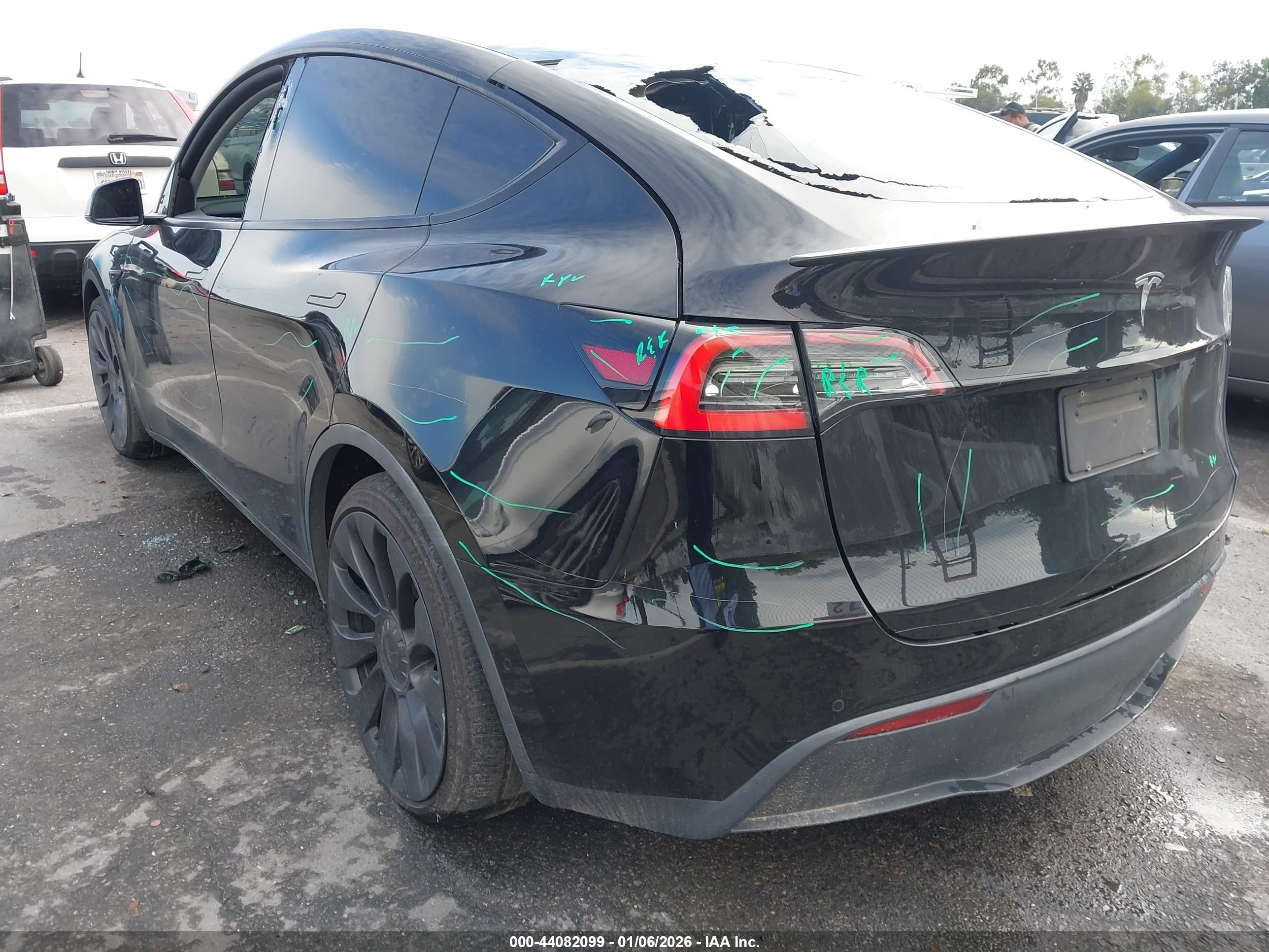 TESLA MODEL image 3