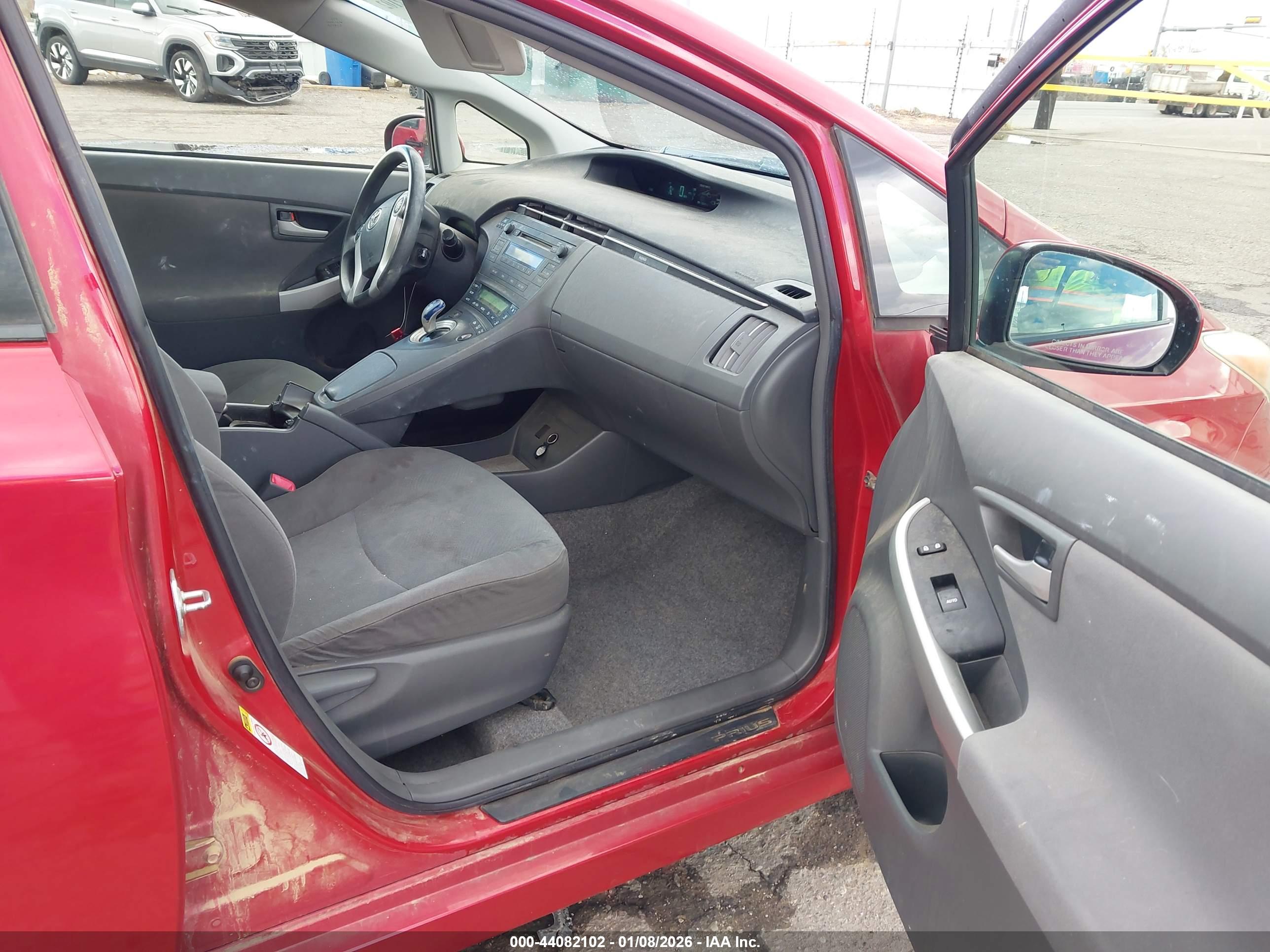 TOYOTA PRIUS image 5