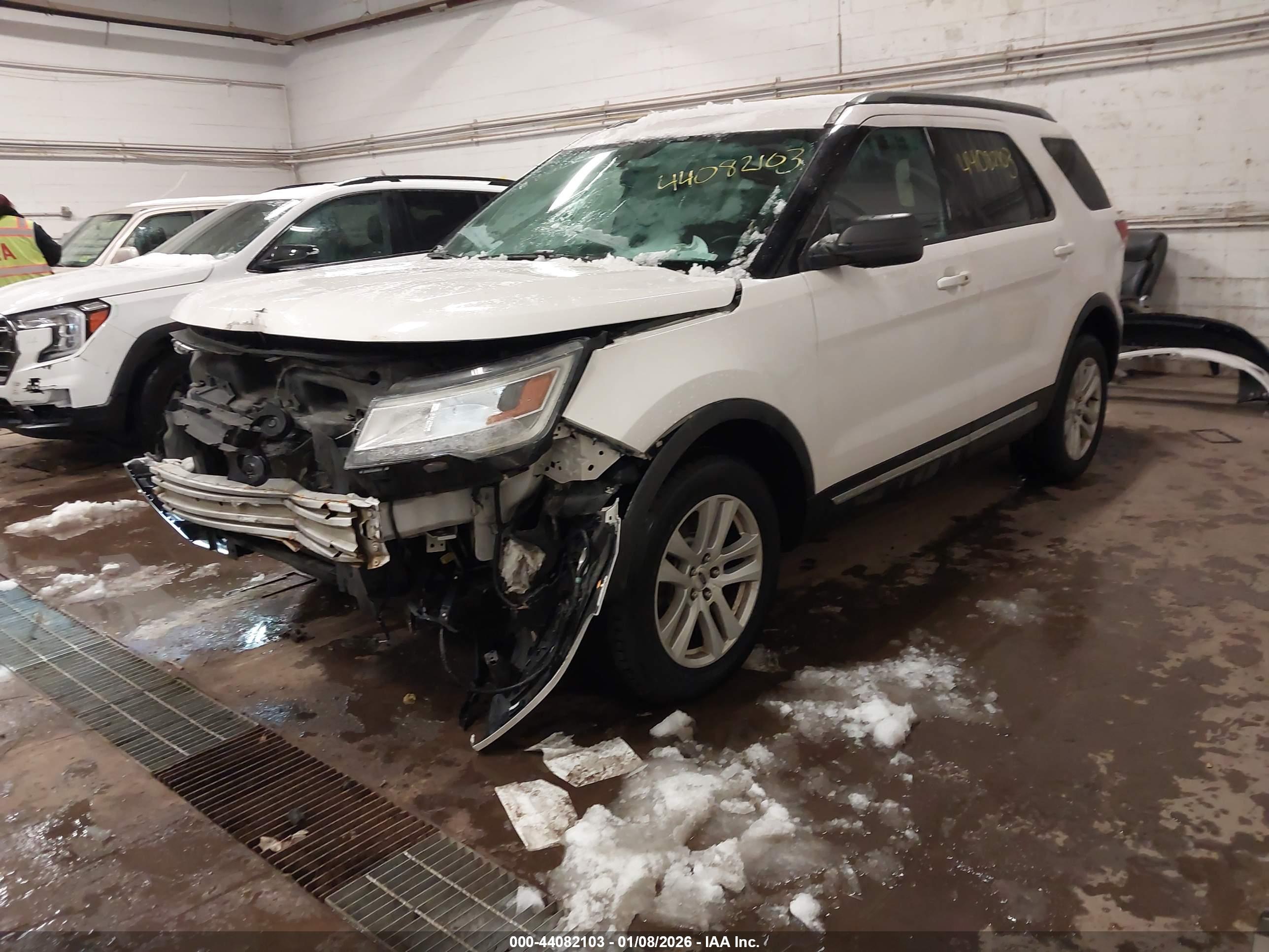 FORD EXPLORER image 2