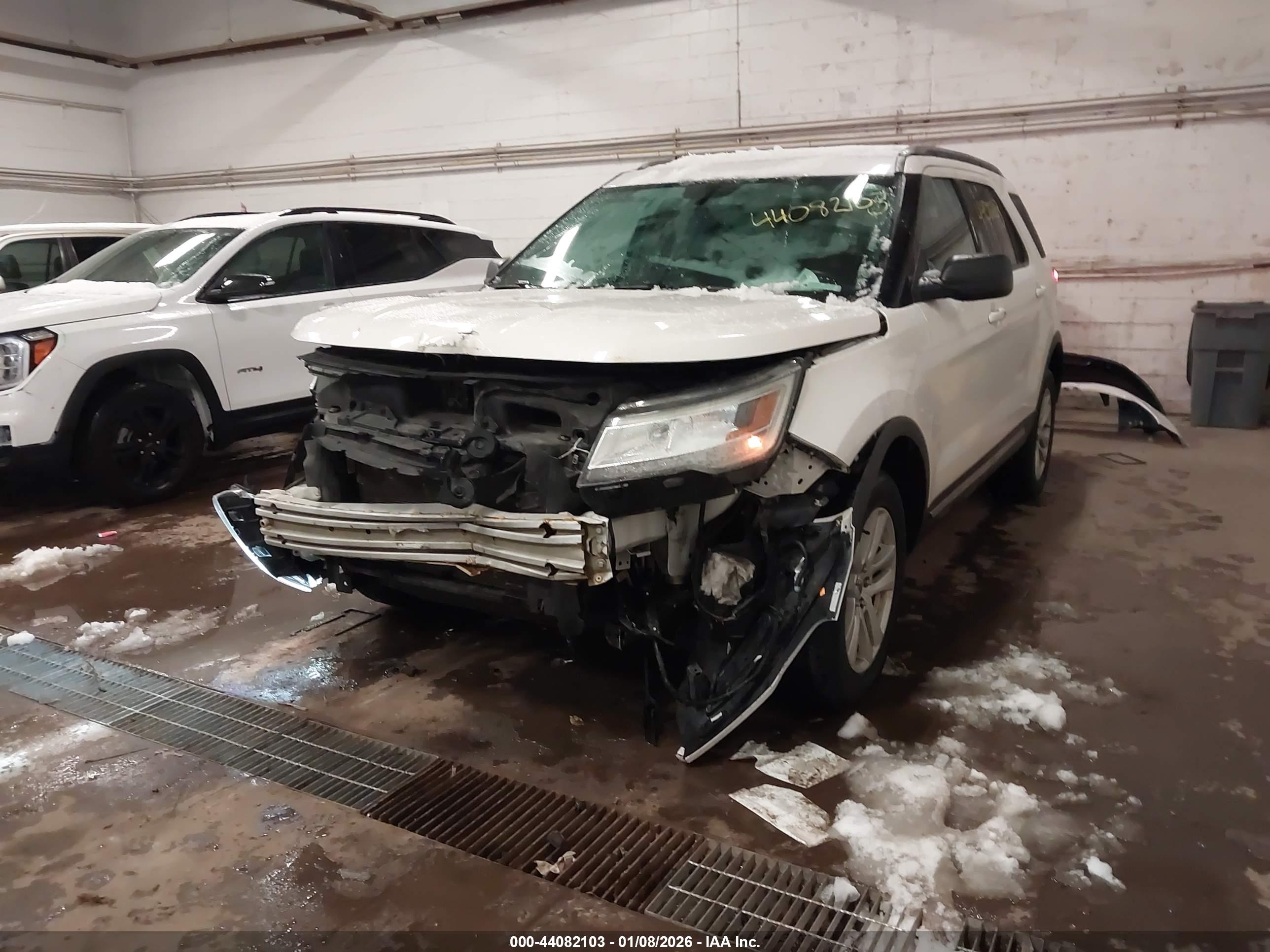 FORD EXPLORER image 6