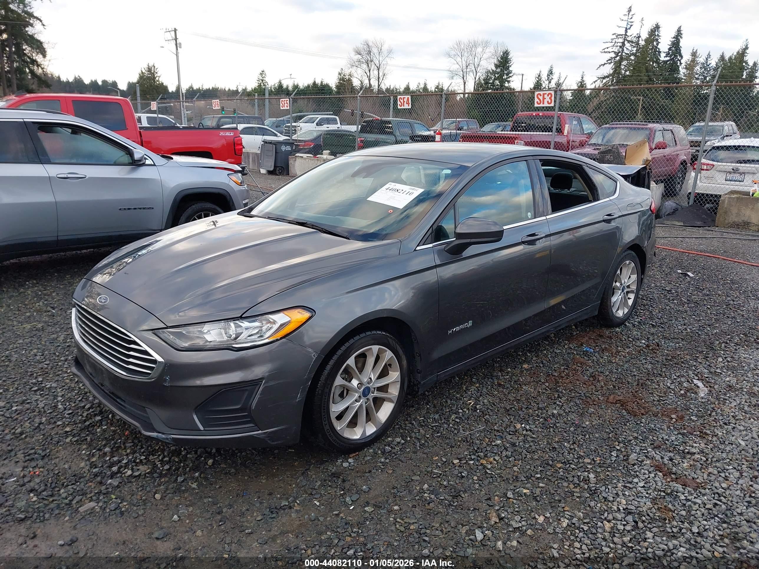 FORD FUSION image 2