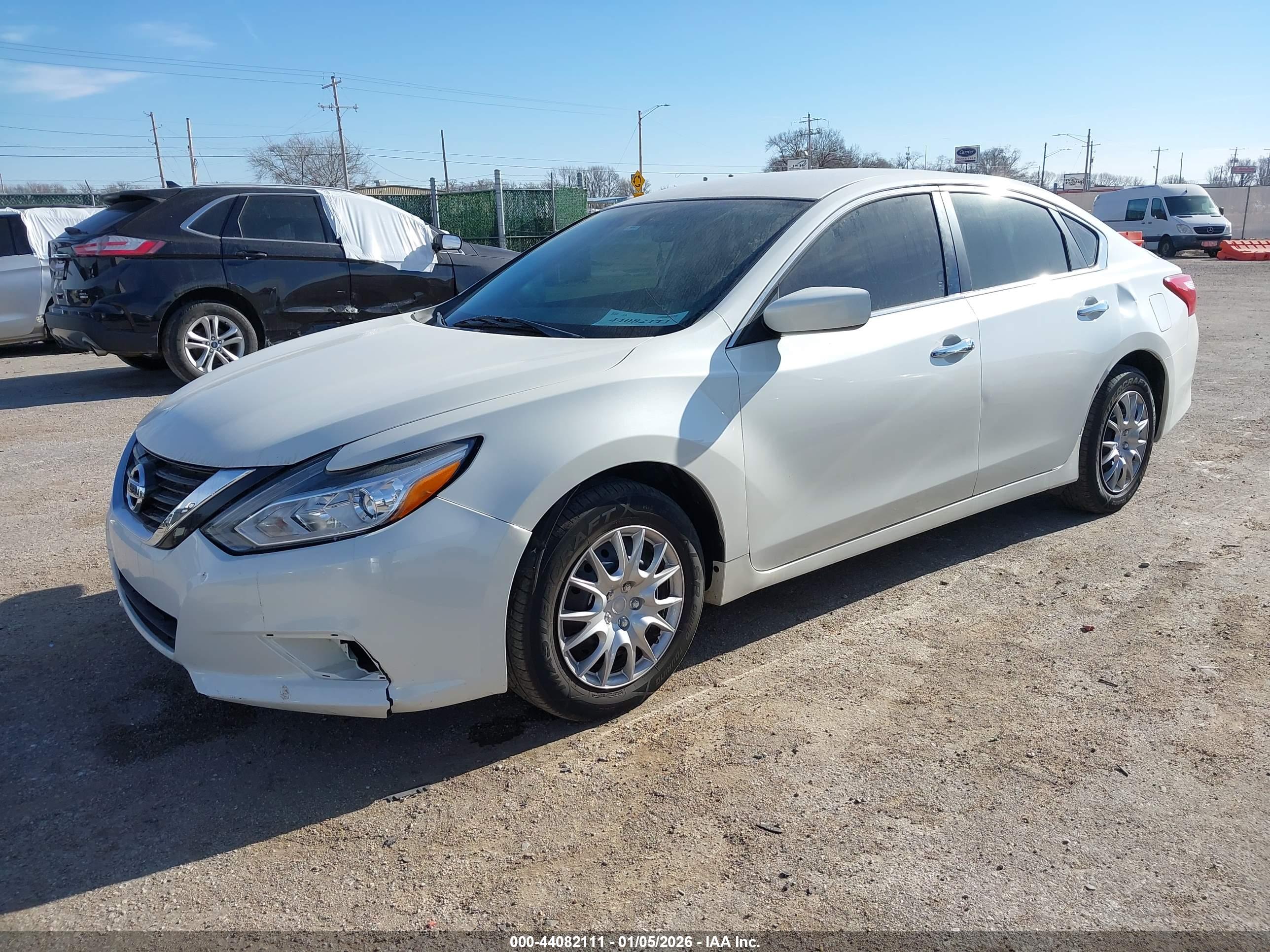 NISSAN ALTIMA image 2