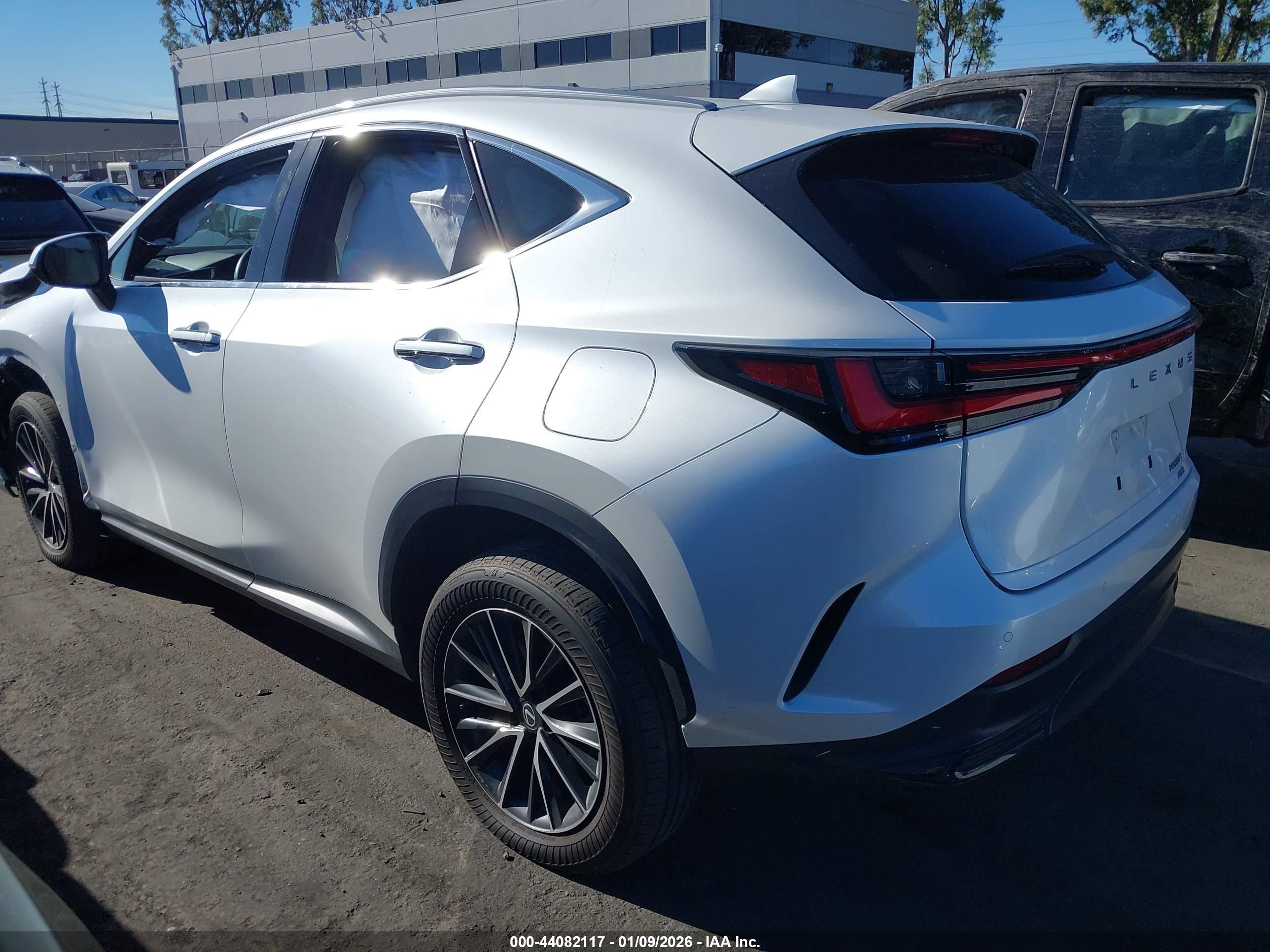 LEXUS NX image 3