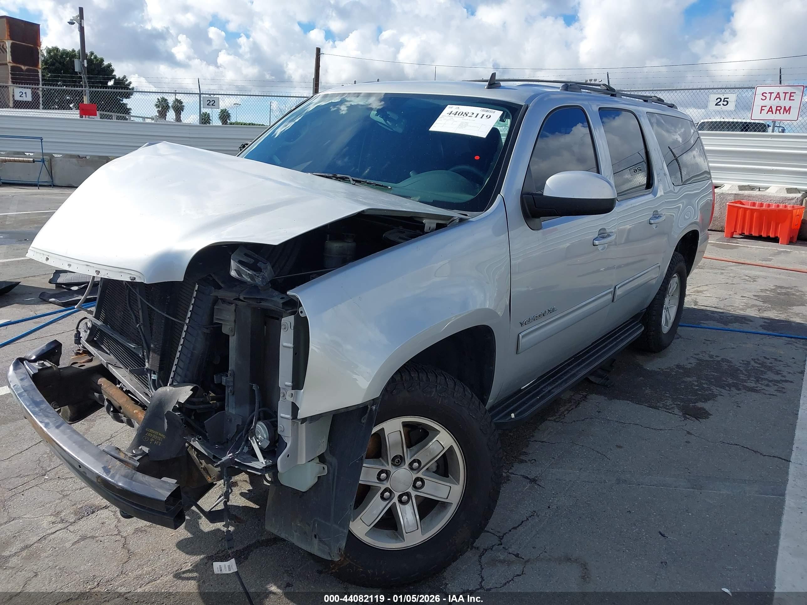 GMC YUKON image 2