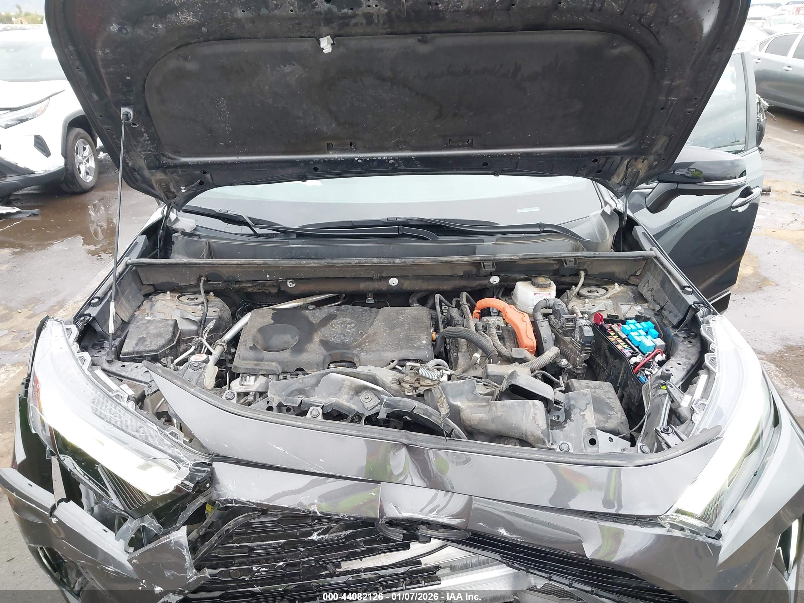 TOYOTA RAV4 image 10